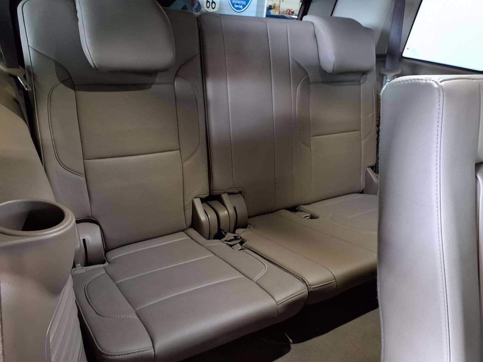 2019 Chevrolet Tahoe LT - Summit White exterior view 10