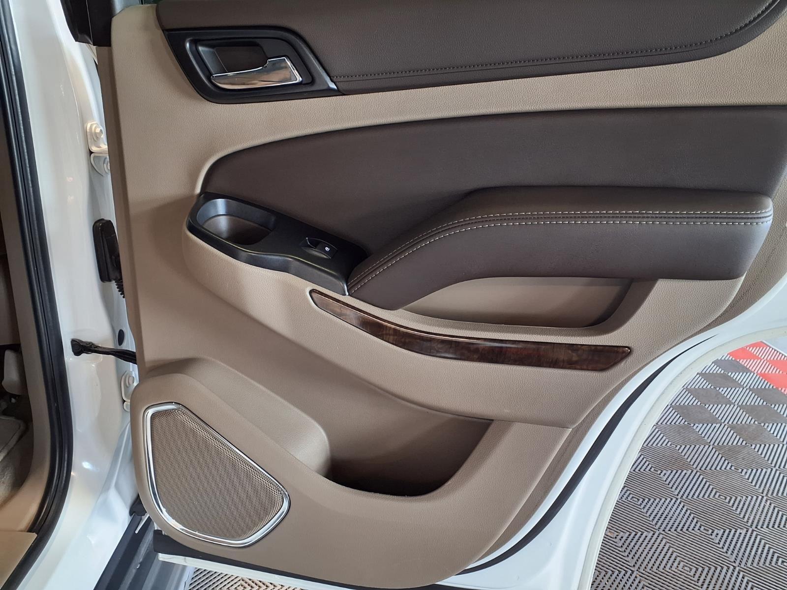 2019 Chevrolet Tahoe LT - Summit White exterior view 12