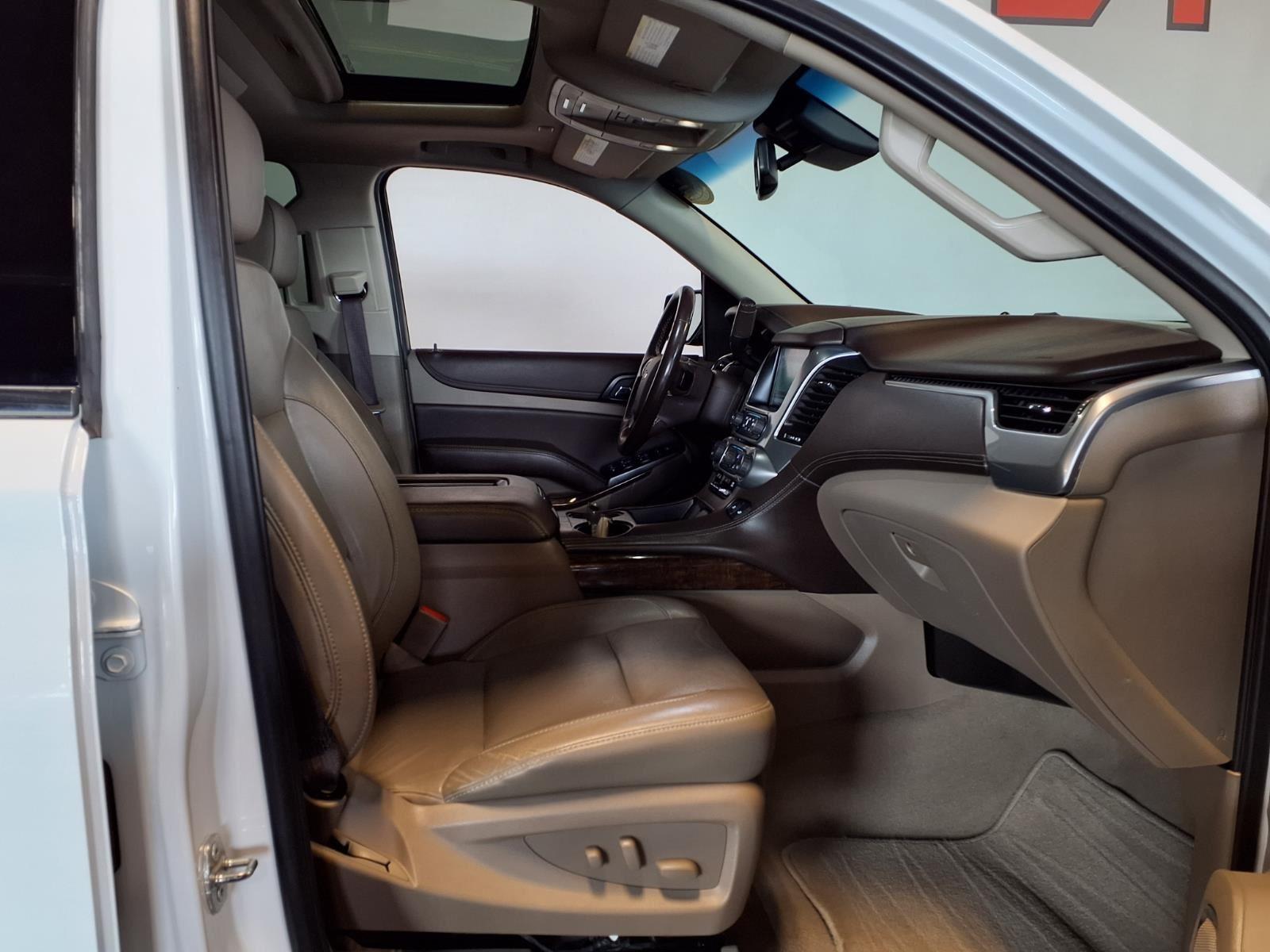 2019 Chevrolet Tahoe LT - Summit White exterior view 13