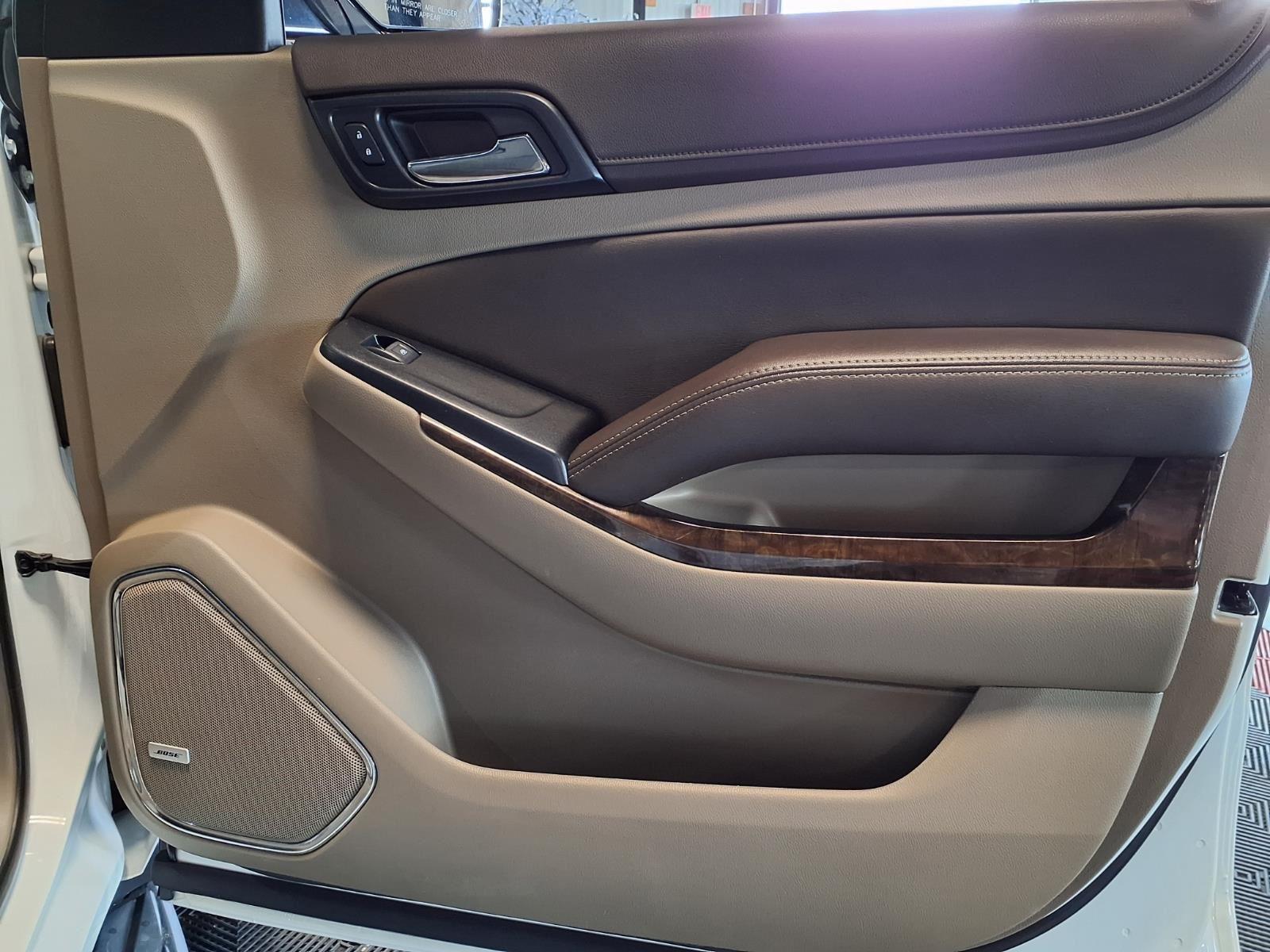 2019 Chevrolet Tahoe LT - Summit White exterior view 14