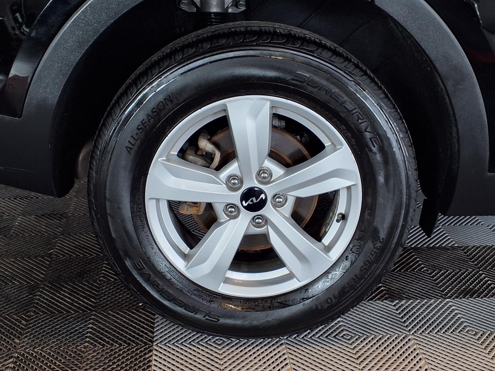 2022 Kia Sorento LX - Ebony Black exterior view 8