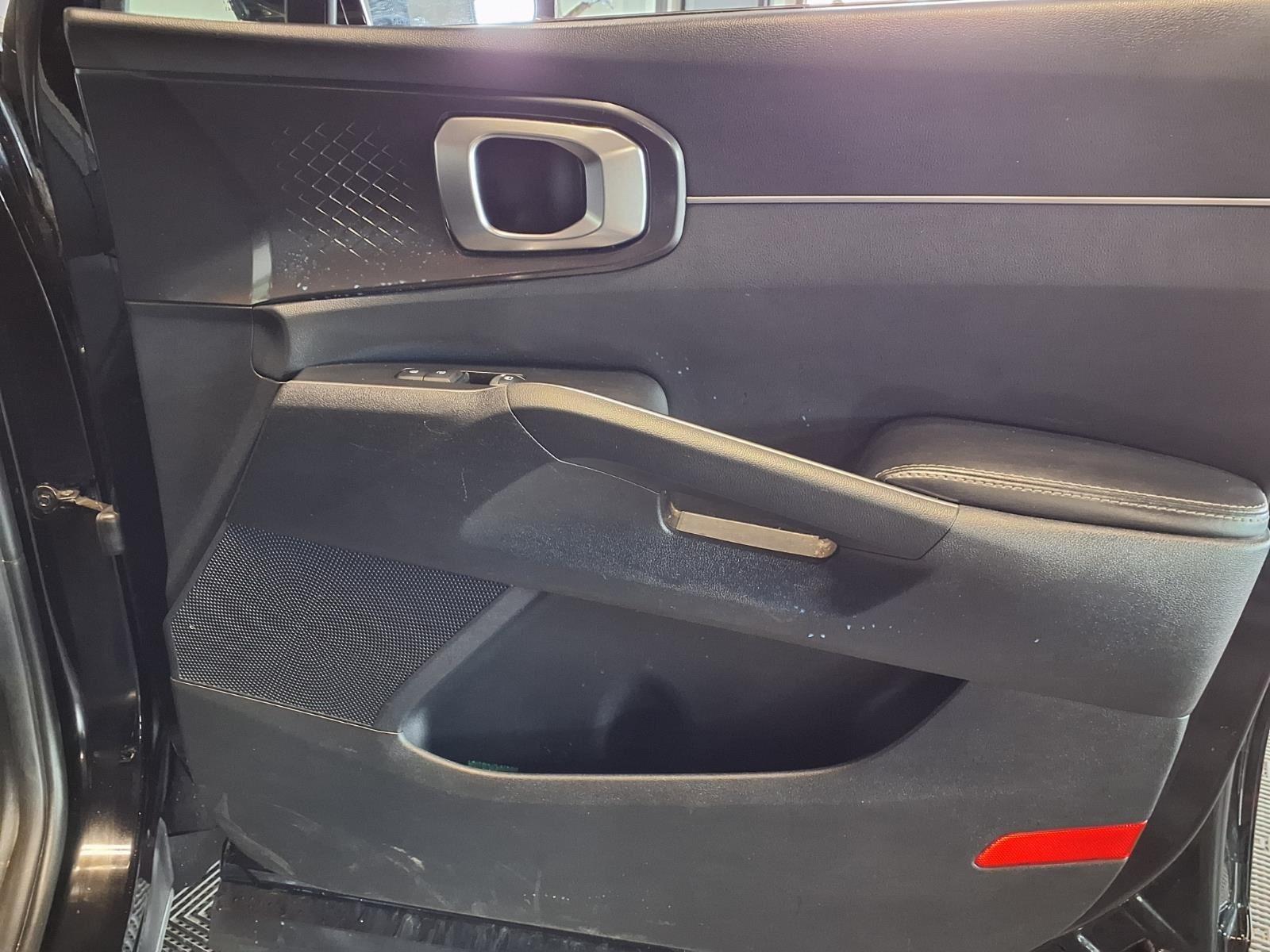 2022 Kia Sorento LX - Ebony Black exterior view 13