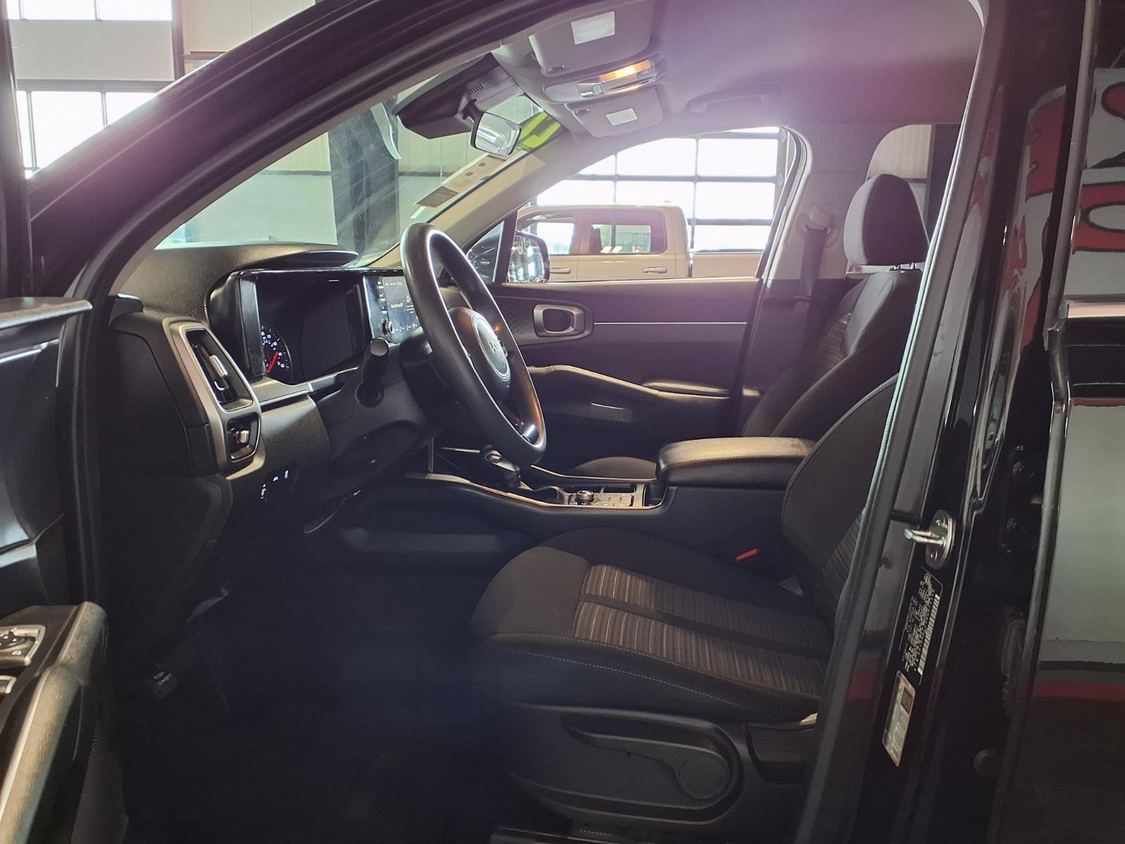 2022 Kia Sorento LX - Ebony Black exterior view 18