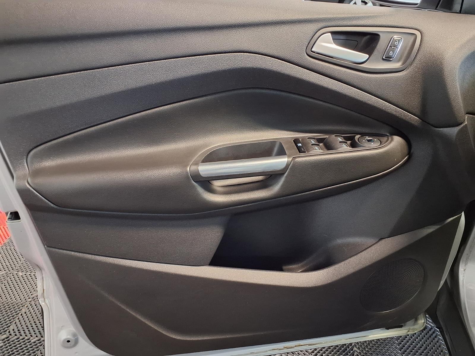 2014 Ford Escape SE - Ingot Silver Metallic exterior view 16