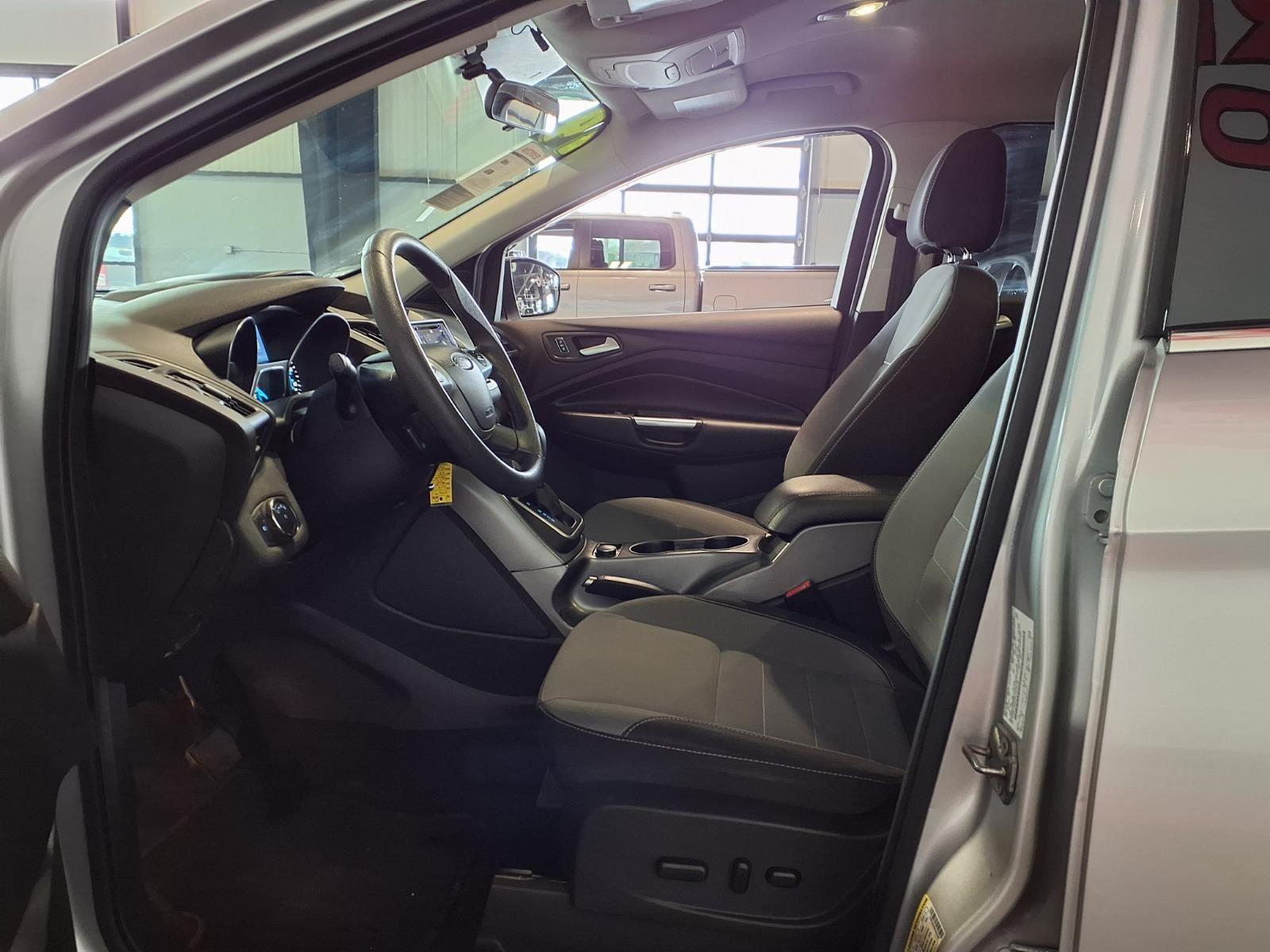 2014 Ford Escape SE - Ingot Silver Metallic exterior view 17