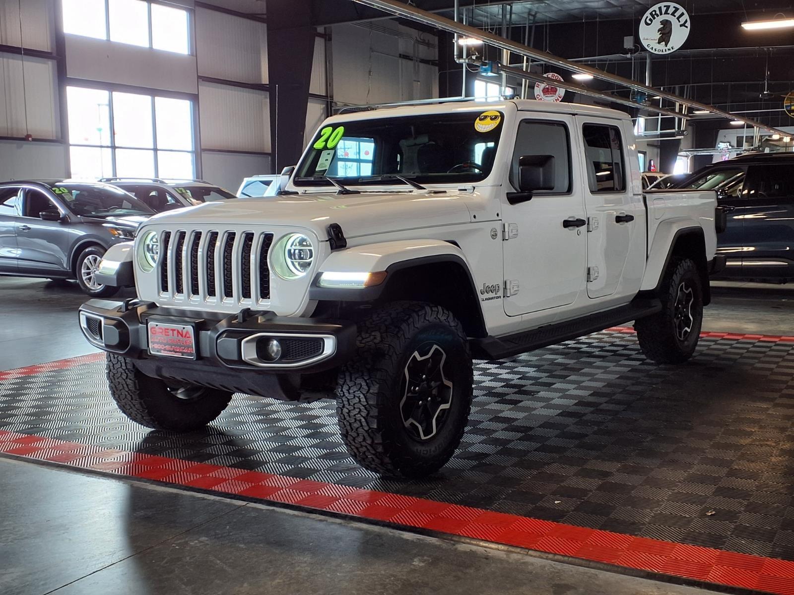 2020 Jeep Gladiator Overland - Bright White Clearcoat exterior view 3