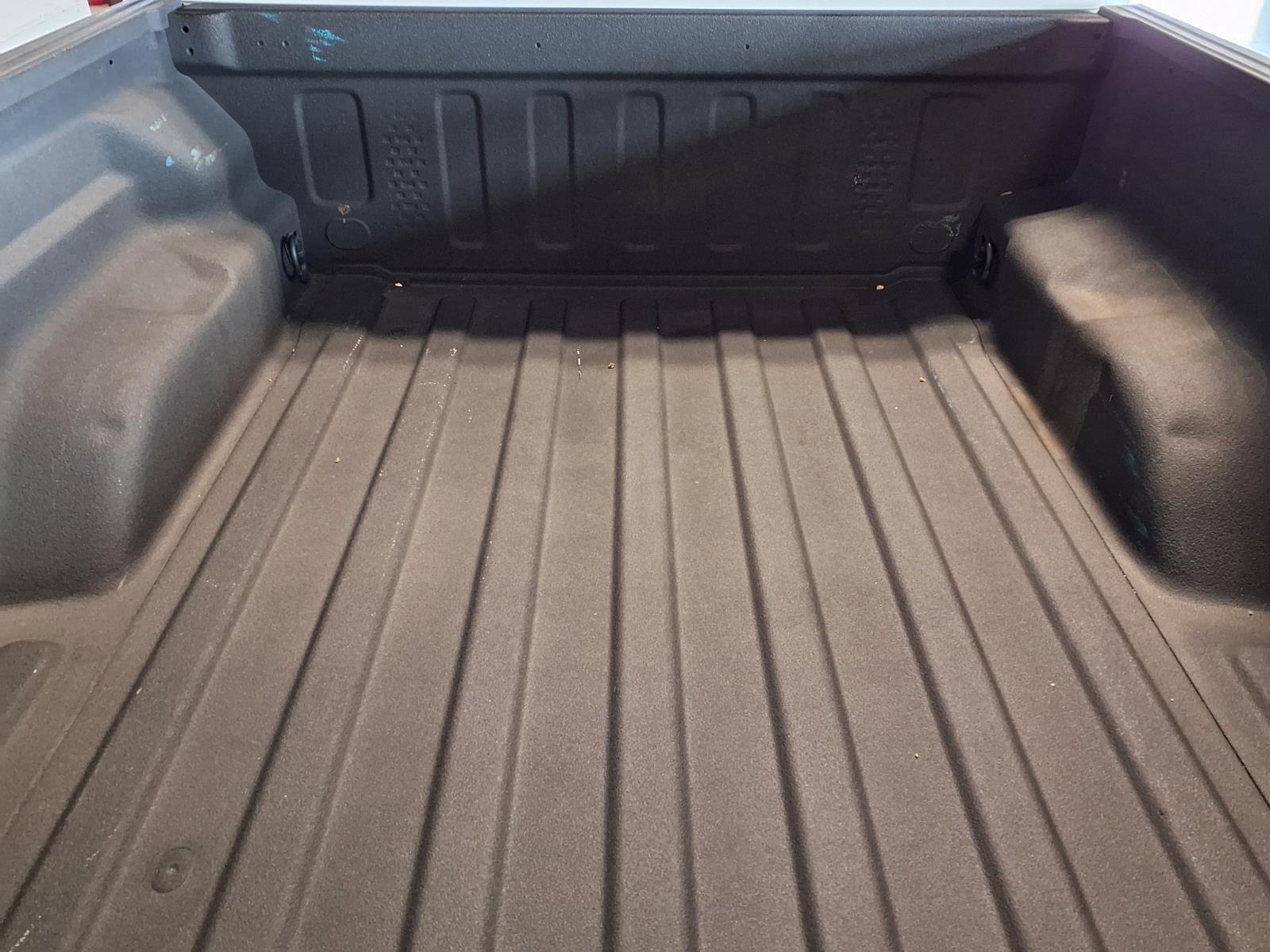 2020 Jeep Gladiator Overland - Bright White Clearcoat exterior view 6