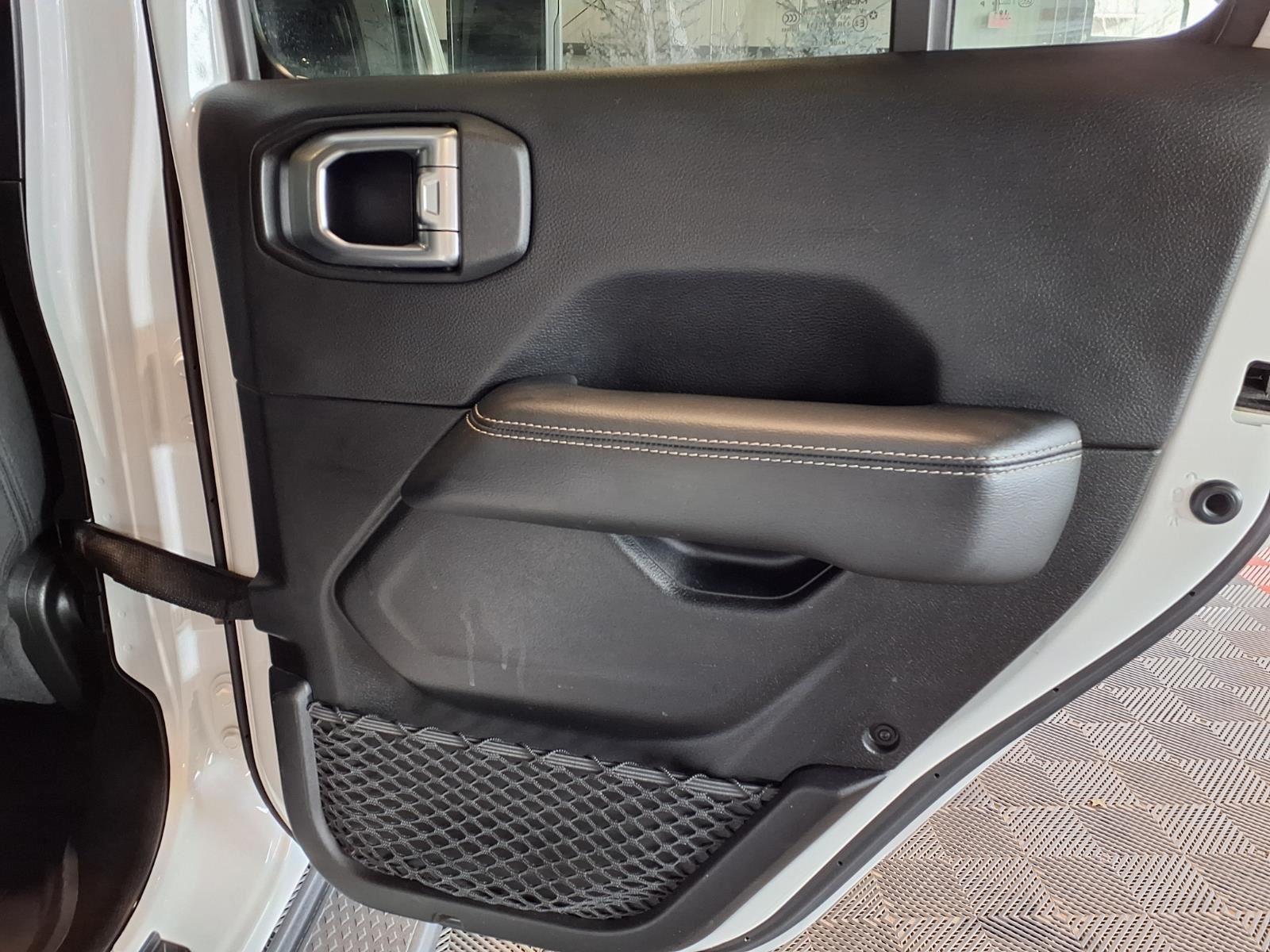 2020 Jeep Gladiator Overland - Bright White Clearcoat exterior view 11