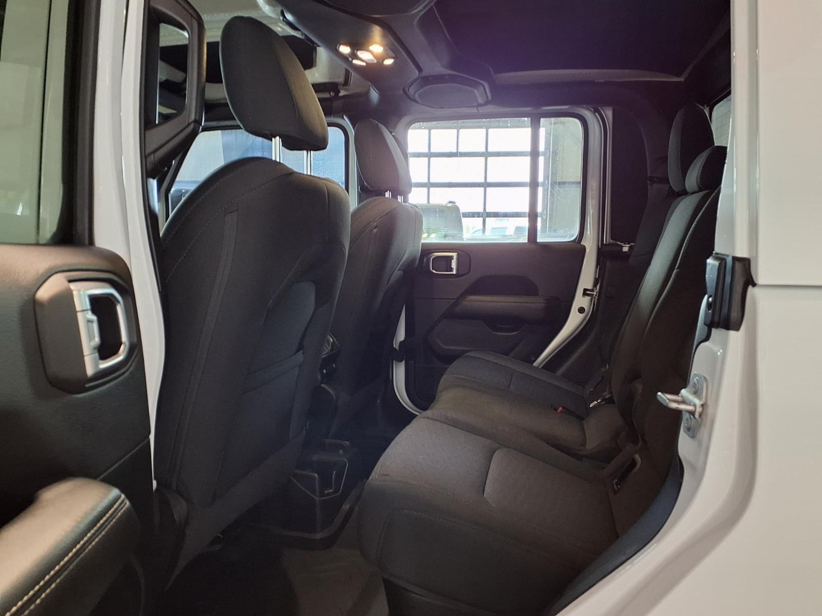 2020 Jeep Gladiator Overland - Bright White Clearcoat exterior view 14