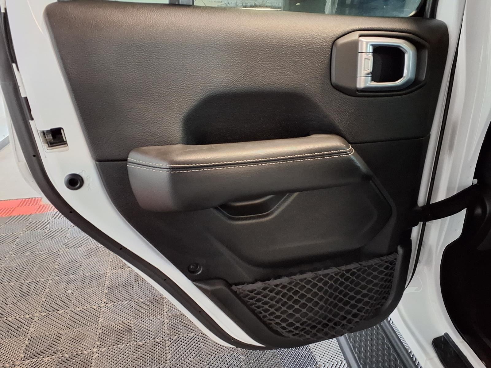 2020 Jeep Gladiator Overland - Bright White Clearcoat exterior view 15