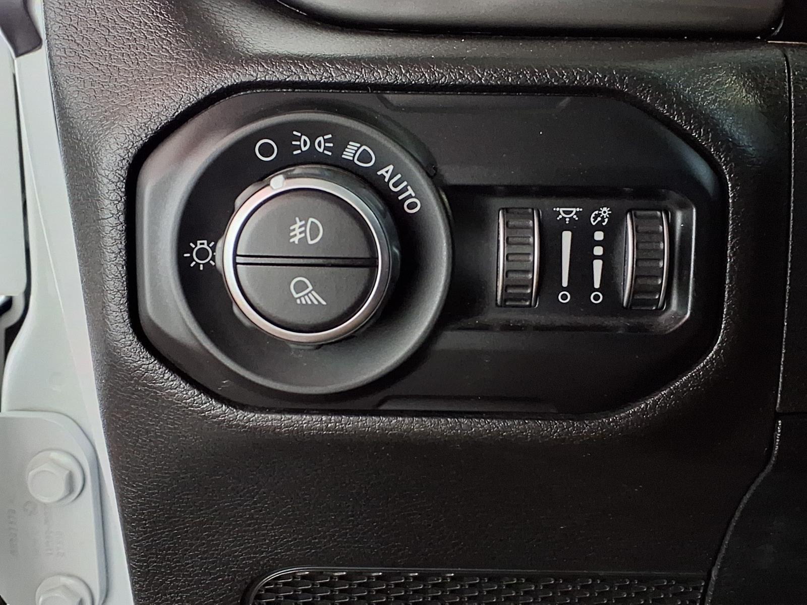 2020 Jeep Gladiator Overland - Bright White Clearcoat exterior view 19