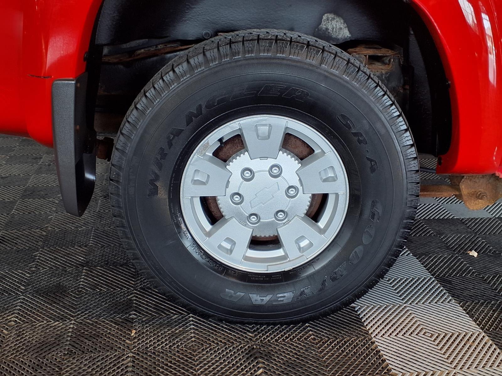 2006 Chevrolet Colorado LT w/3LT - Victory Red exterior view 8