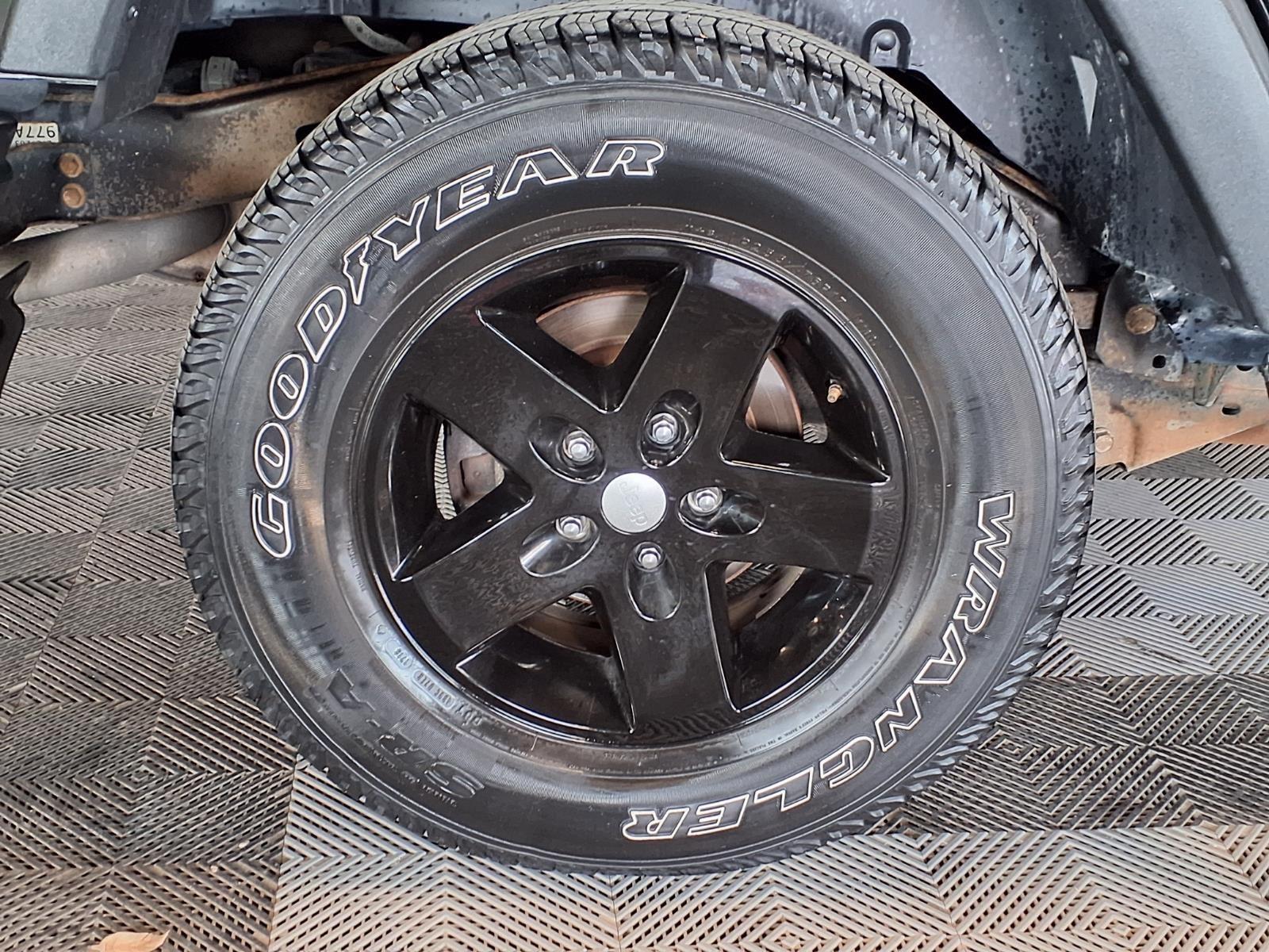 2016 Jeep Wrangler Unlimited Sport - Black Clearcoat exterior view 8