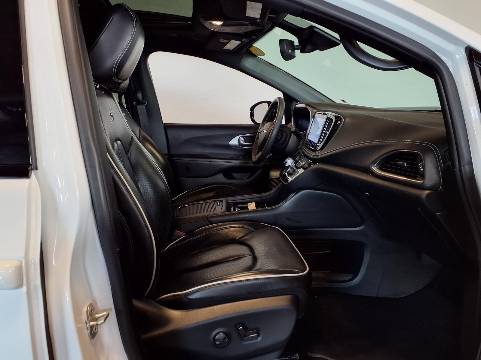 2024 Chrysler Pacifica Limited - Bright White Clearcoat exterior view 13