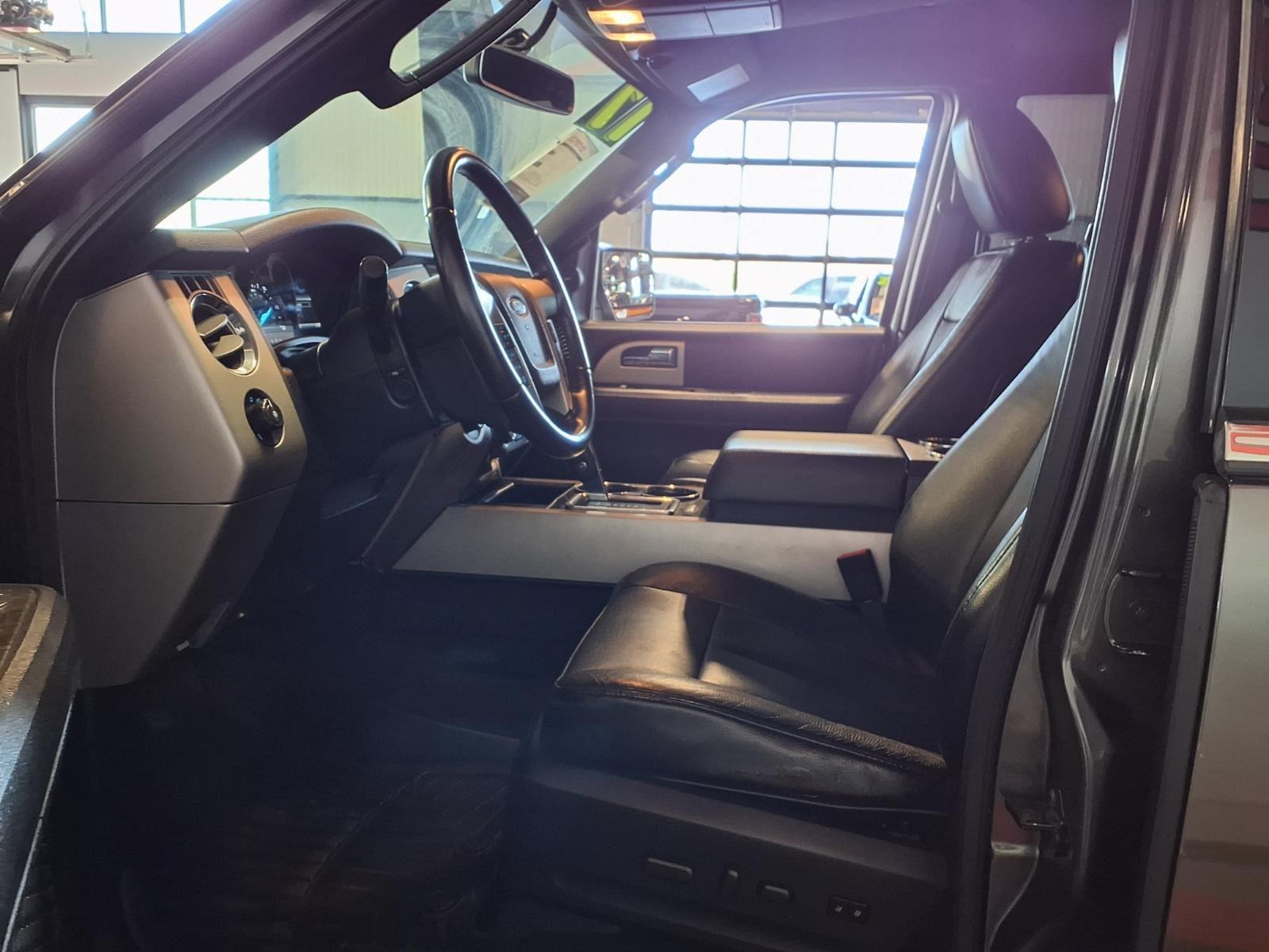 2017 Ford Expedition EL Limited - Magnetic exterior view 17