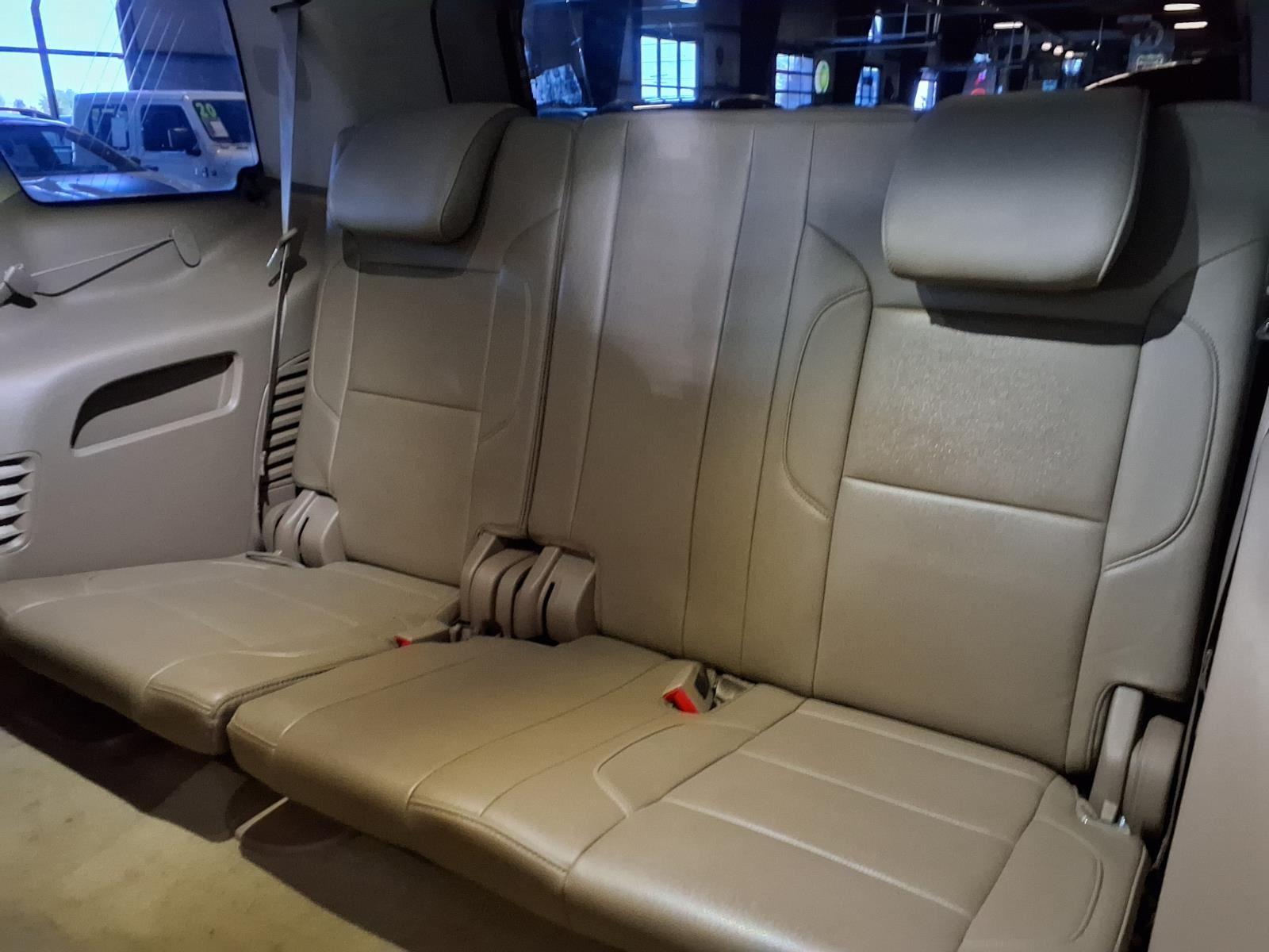 2015 Chevrolet Tahoe LTZ - White Diamond Tricoat exterior view 14