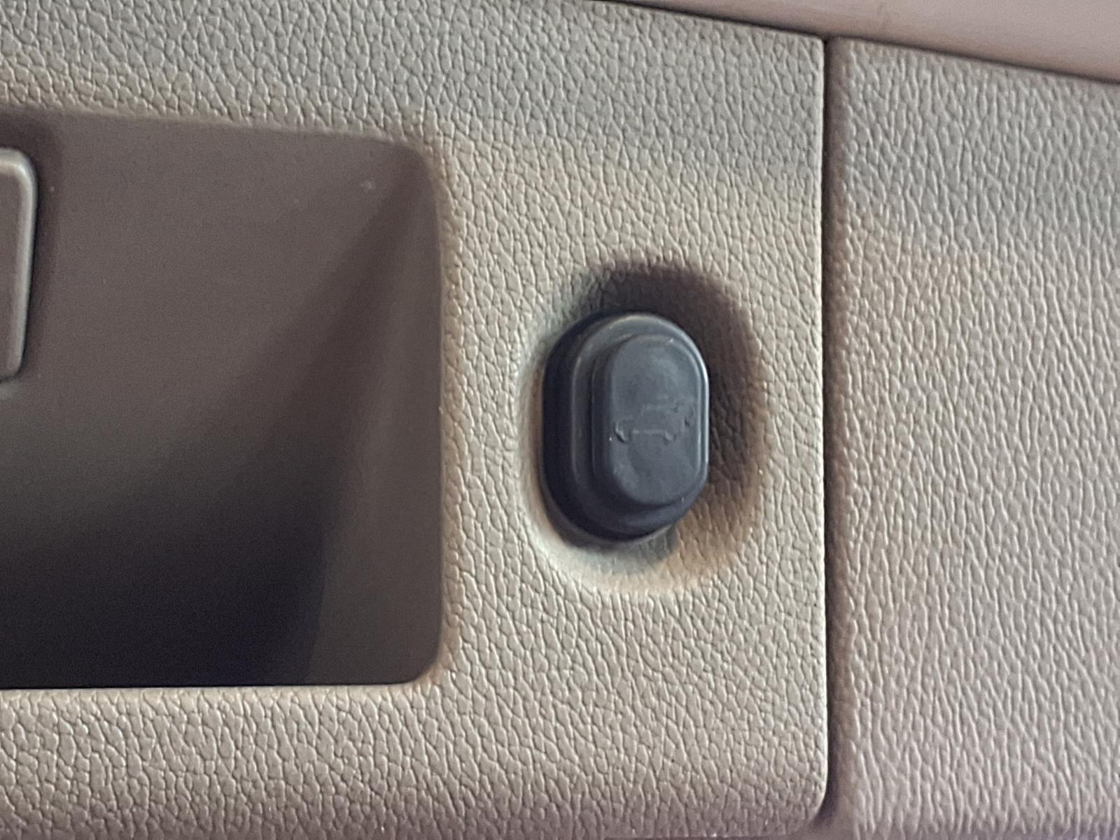 2015 Chevrolet Tahoe LTZ - White Diamond Tricoat exterior view 6