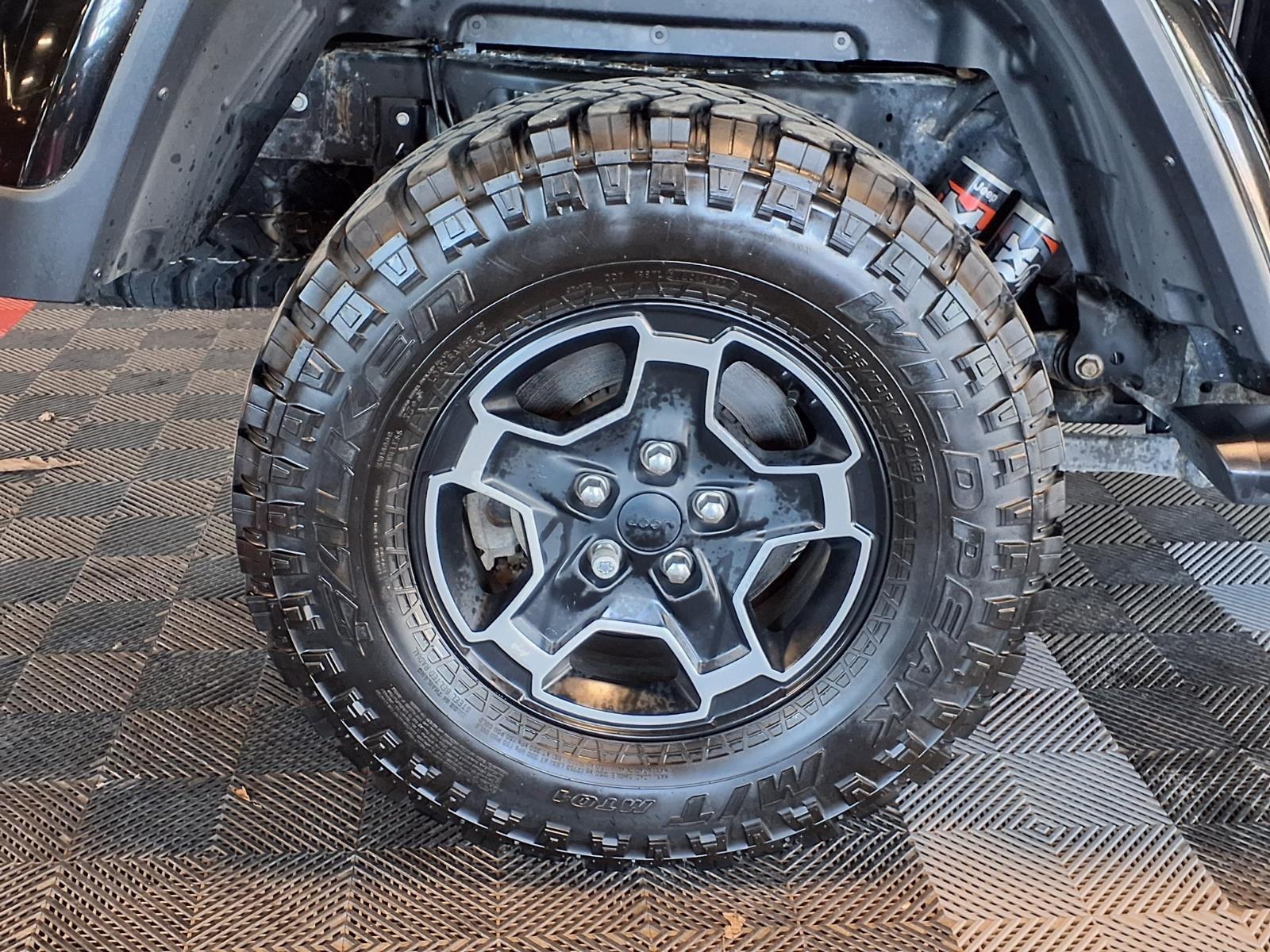 2022 Jeep Gladiator Mojave - Black Clearcoat exterior view 8