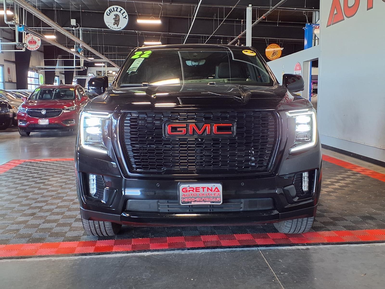 2022 GMC Yukon XL Denali - Onyx Black exterior view 2