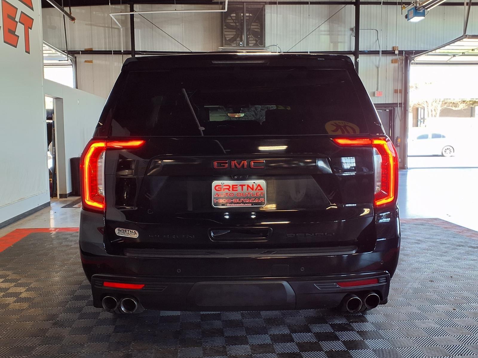 2022 GMC Yukon XL Denali - Onyx Black exterior view 5