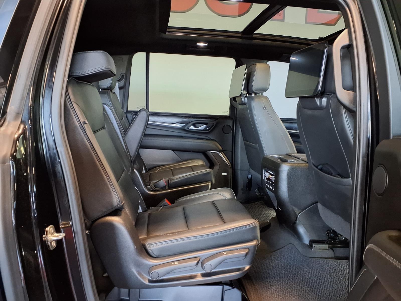 2022 GMC Yukon XL Denali - Onyx Black exterior view 12