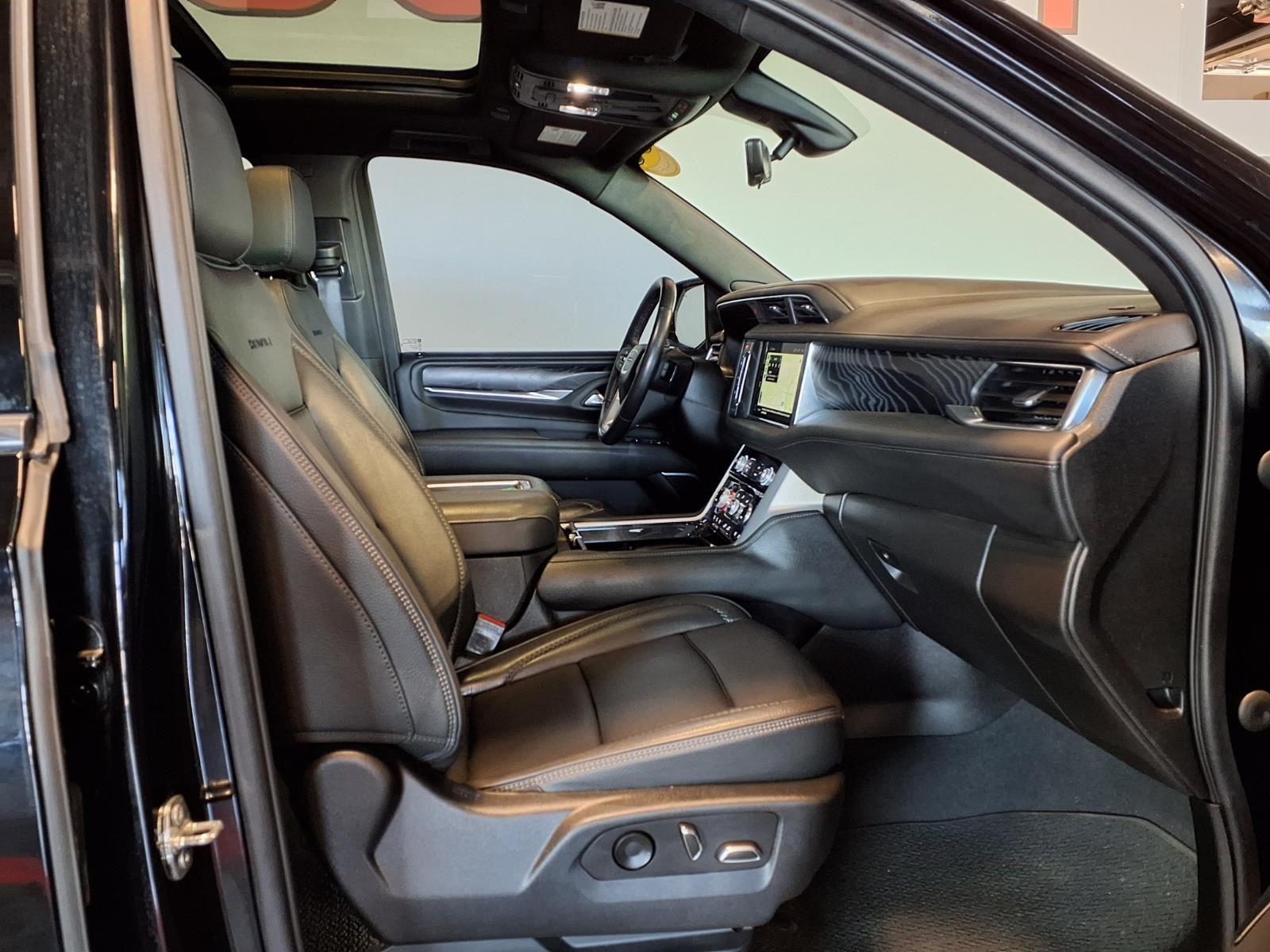 2022 GMC Yukon XL Denali - Onyx Black exterior view 14