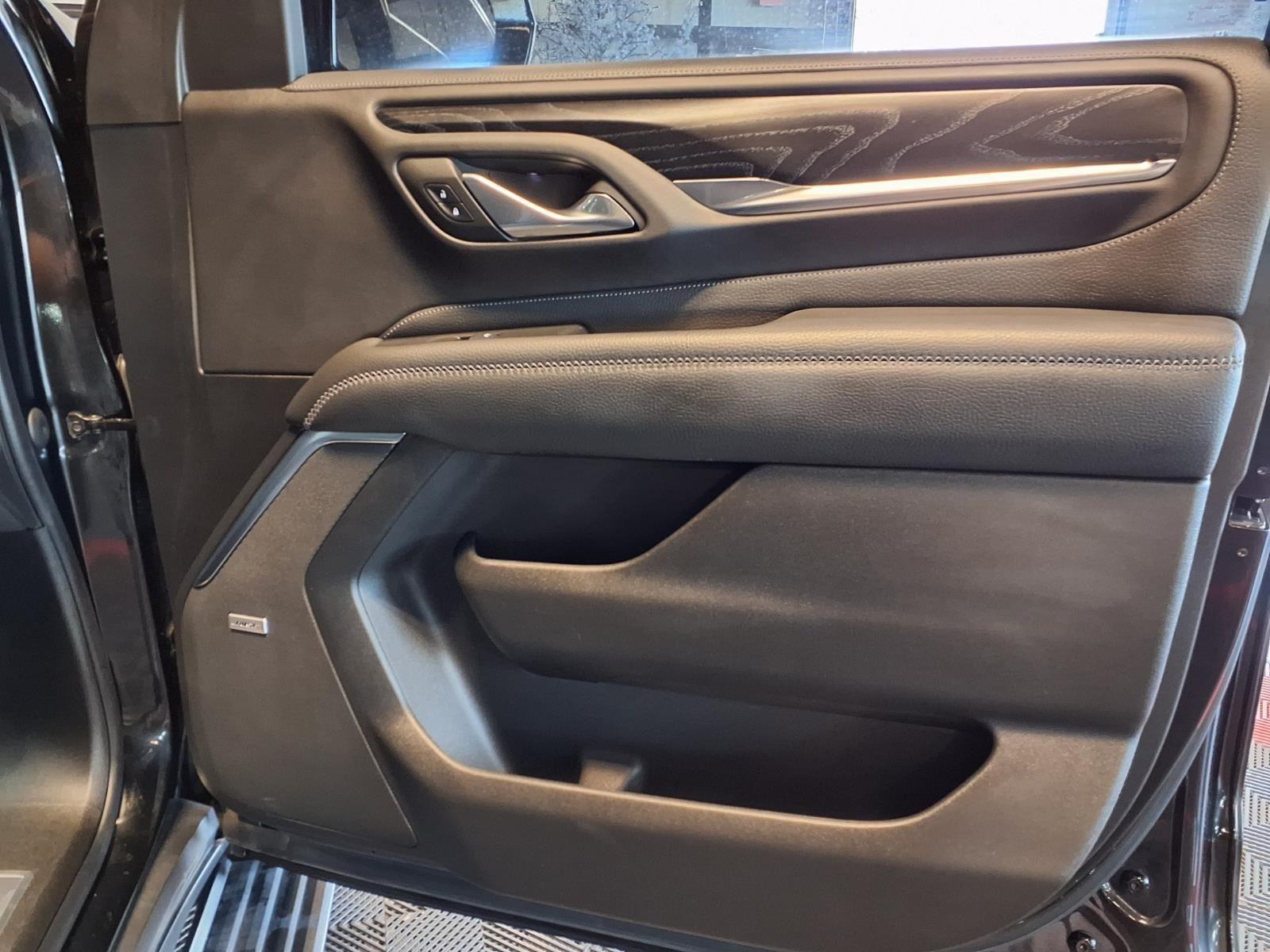 2022 GMC Yukon XL Denali - Onyx Black exterior view 15