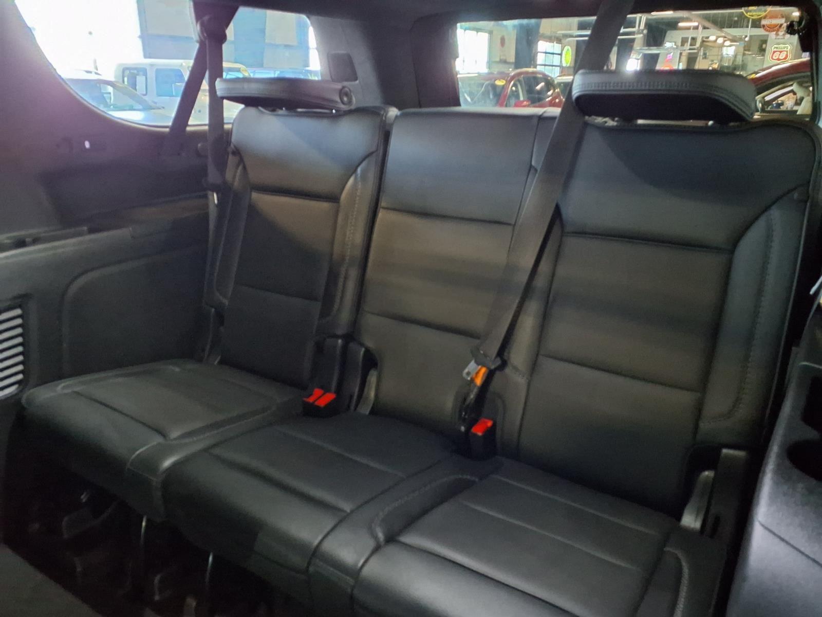 2022 GMC Yukon XL Denali - Onyx Black exterior view 16