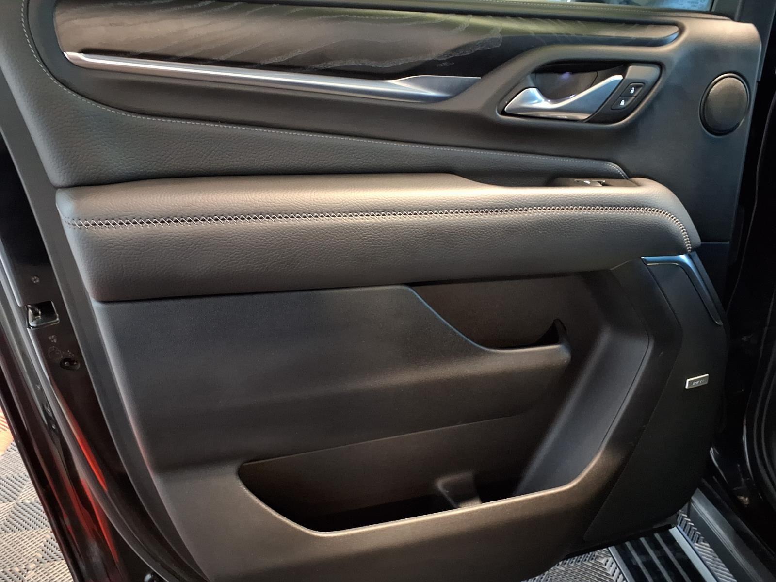 2022 GMC Yukon XL Denali - Onyx Black exterior view 18