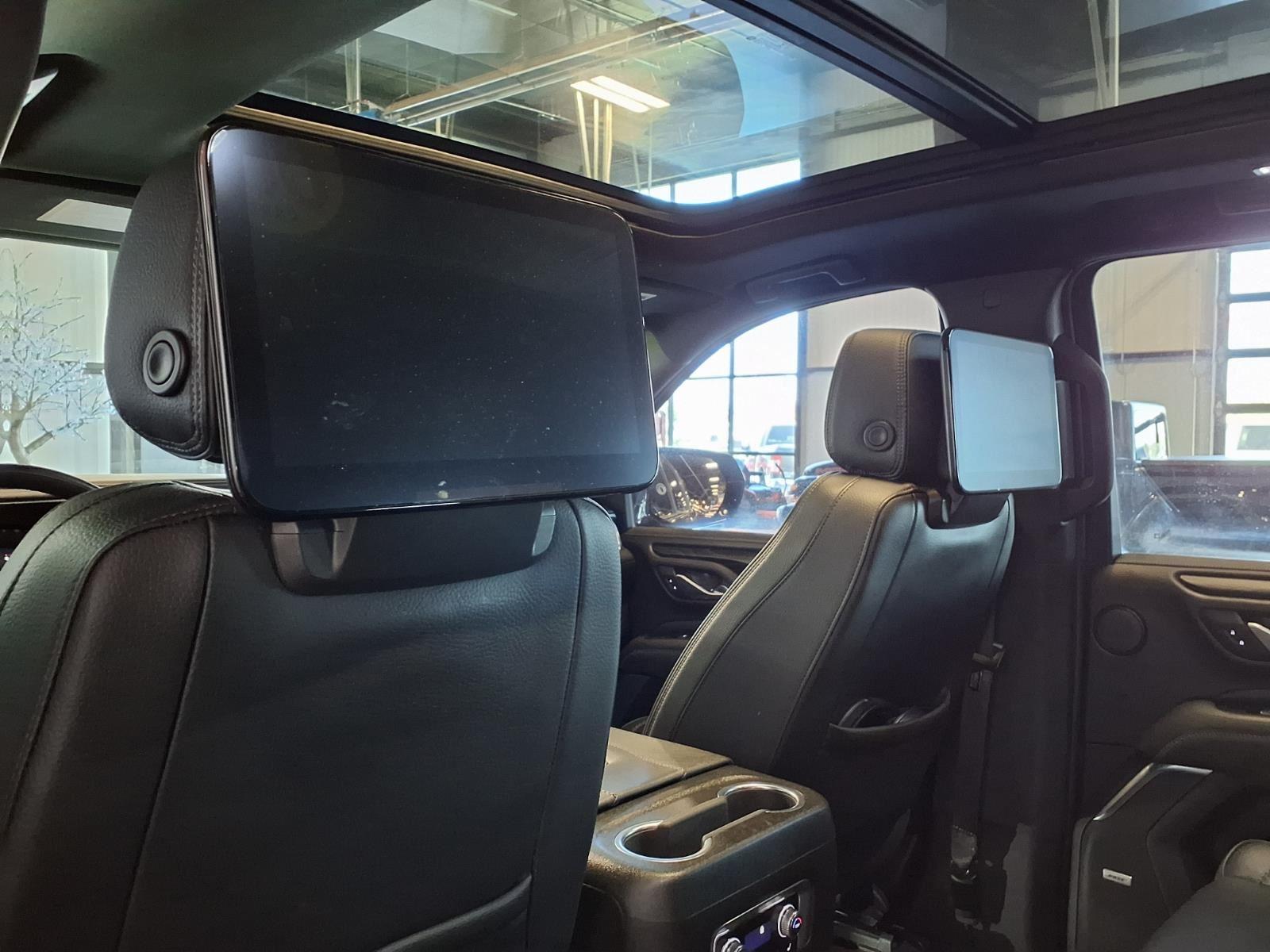 2022 GMC Yukon XL Denali - Onyx Black exterior view 19