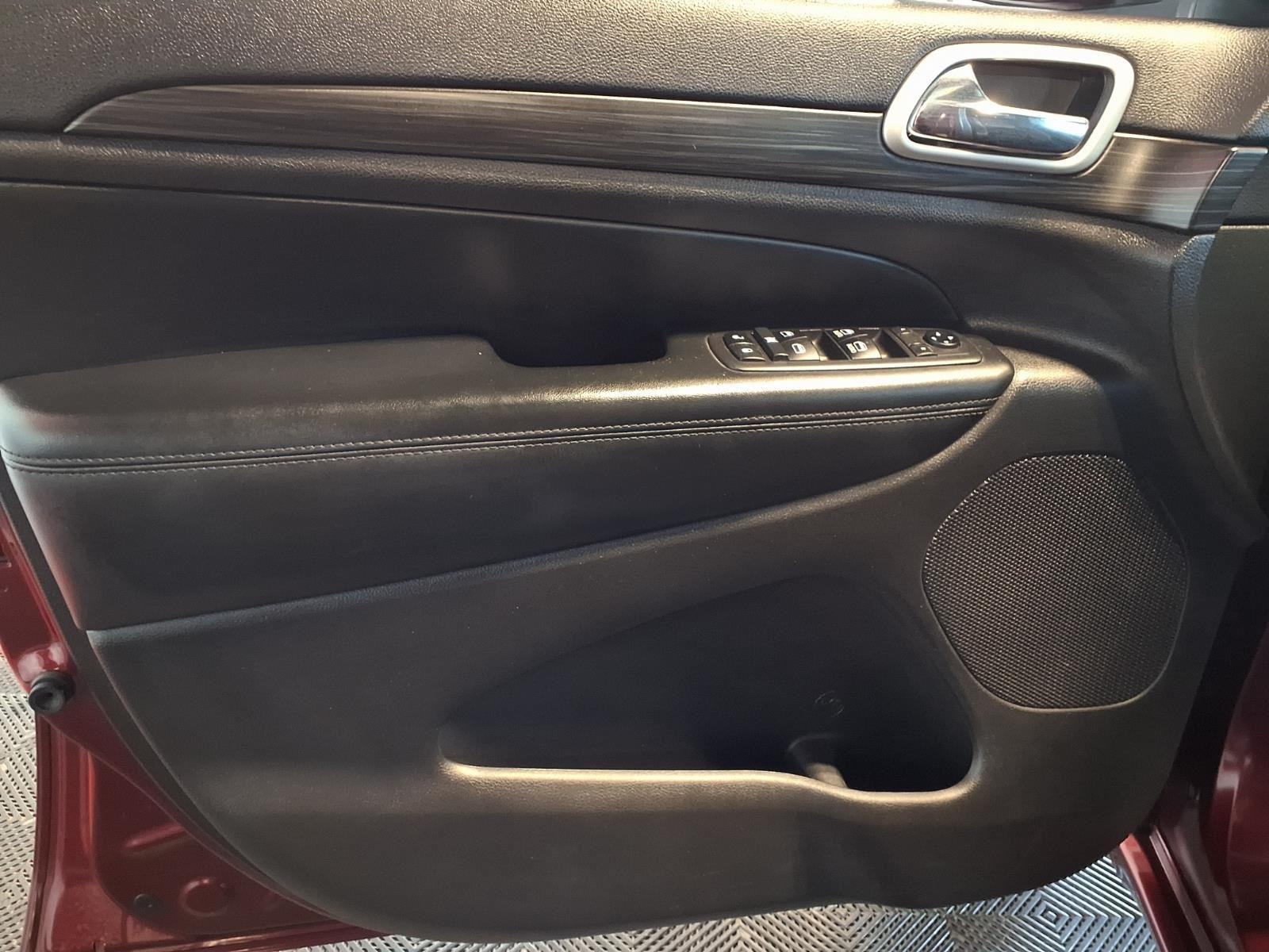 2019 Jeep Grand Cherokee Altitude - Velvet Red Pearlcoat exterior view 17