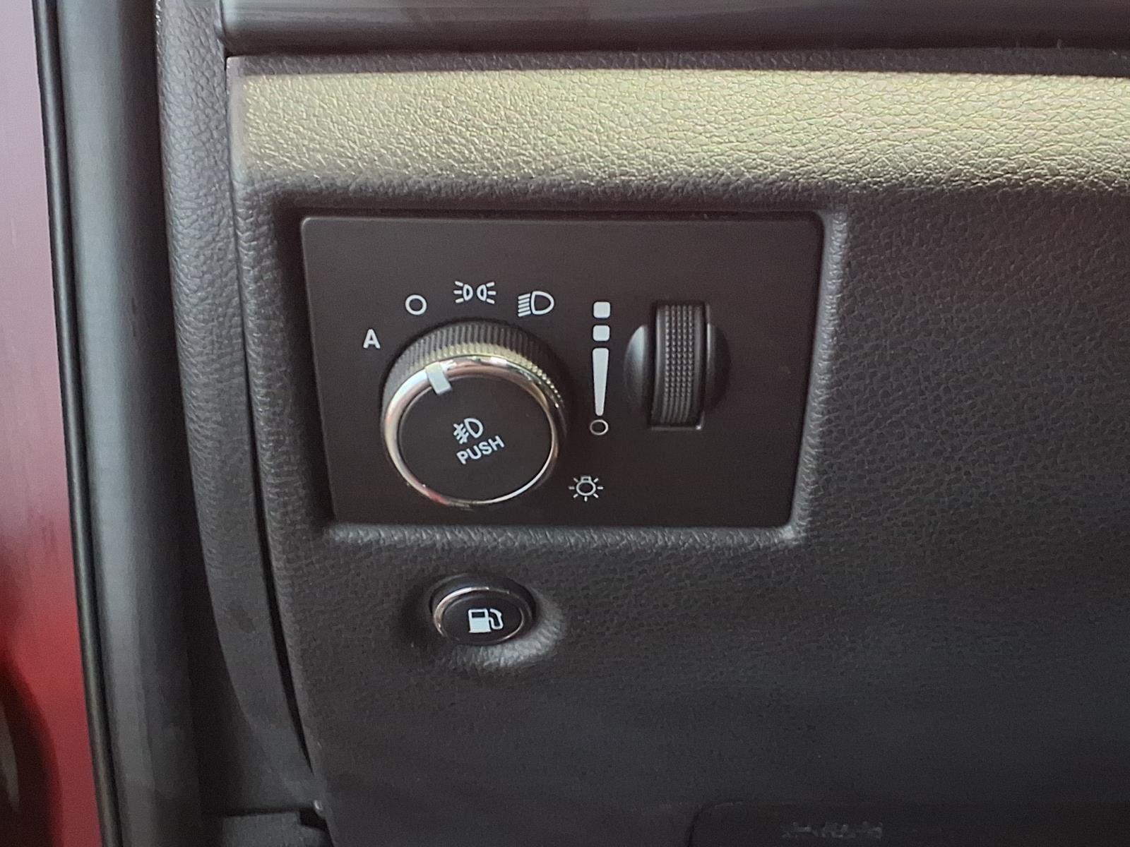 2019 Jeep Grand Cherokee Altitude - Velvet Red Pearlcoat exterior view 19