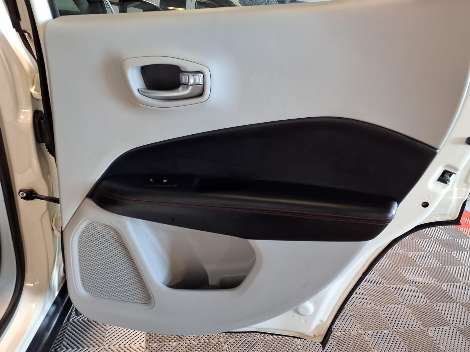 2020 Jeep Compass Limited - White Clearcoat exterior view 10