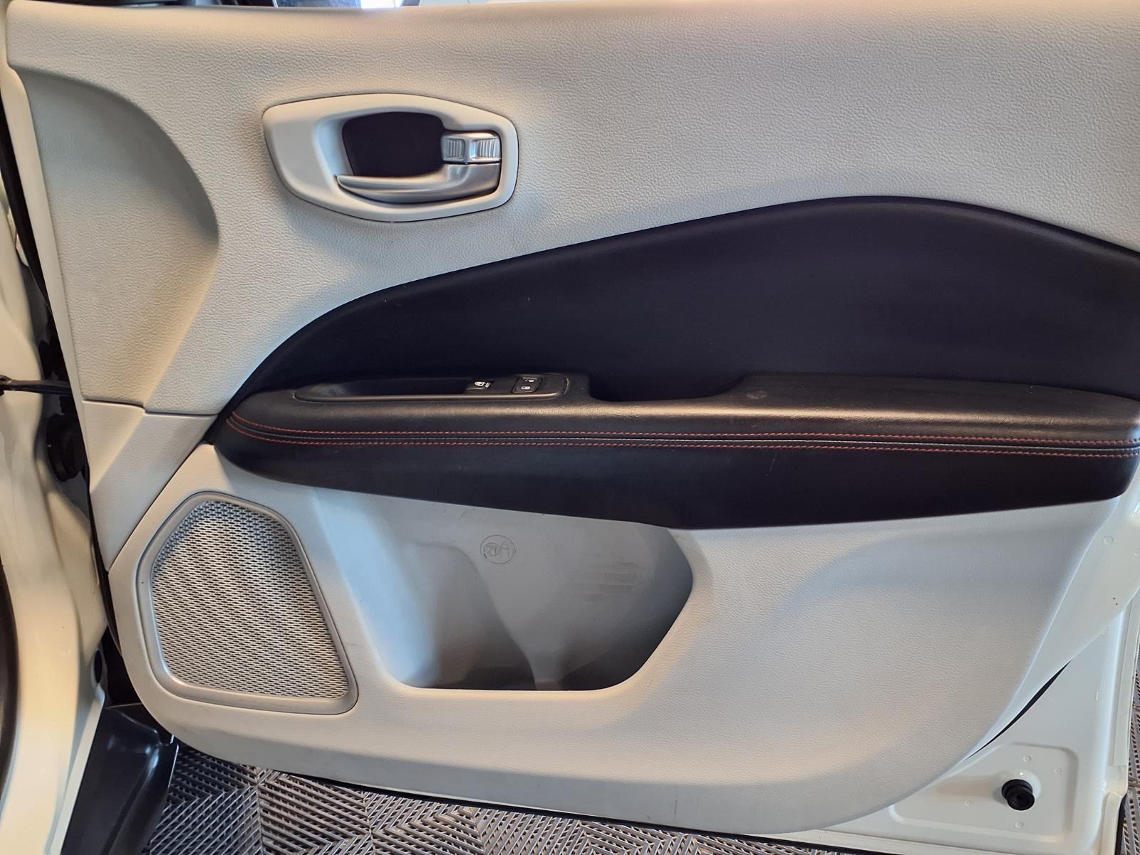 2020 Jeep Compass Limited - White Clearcoat exterior view 12
