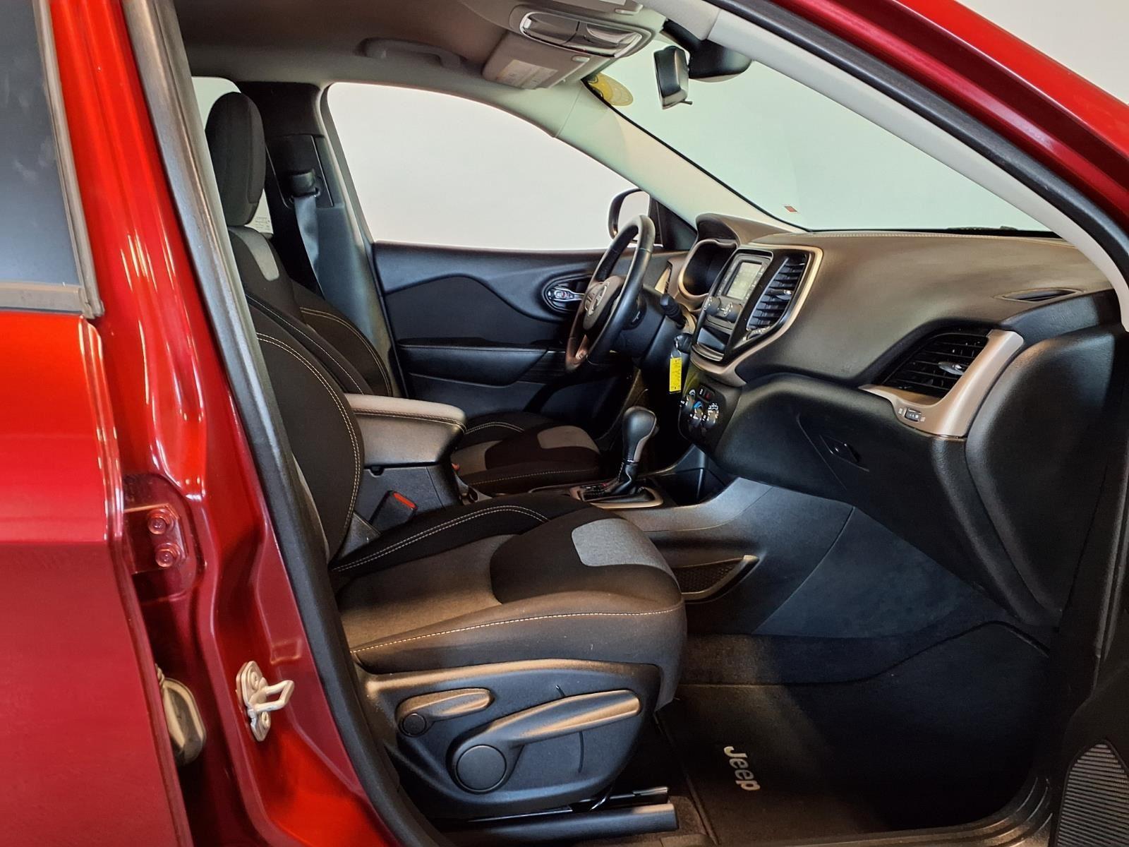 2017 Jeep Cherokee Altitude - Deep Cherry Red Crystal Pearlcoat exterior view 11
