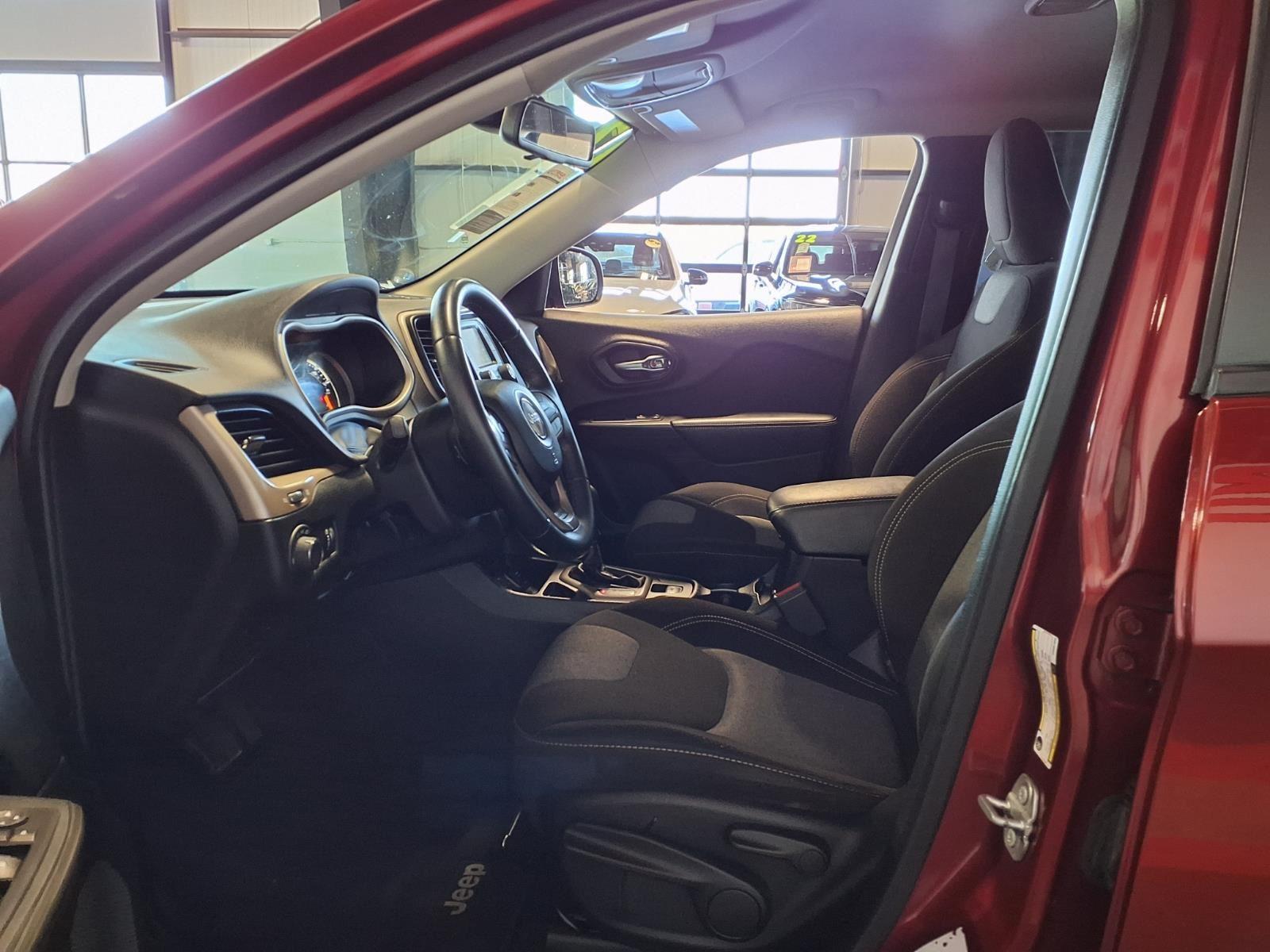 2017 Jeep Cherokee Altitude - Deep Cherry Red Crystal Pearlcoat exterior view 17