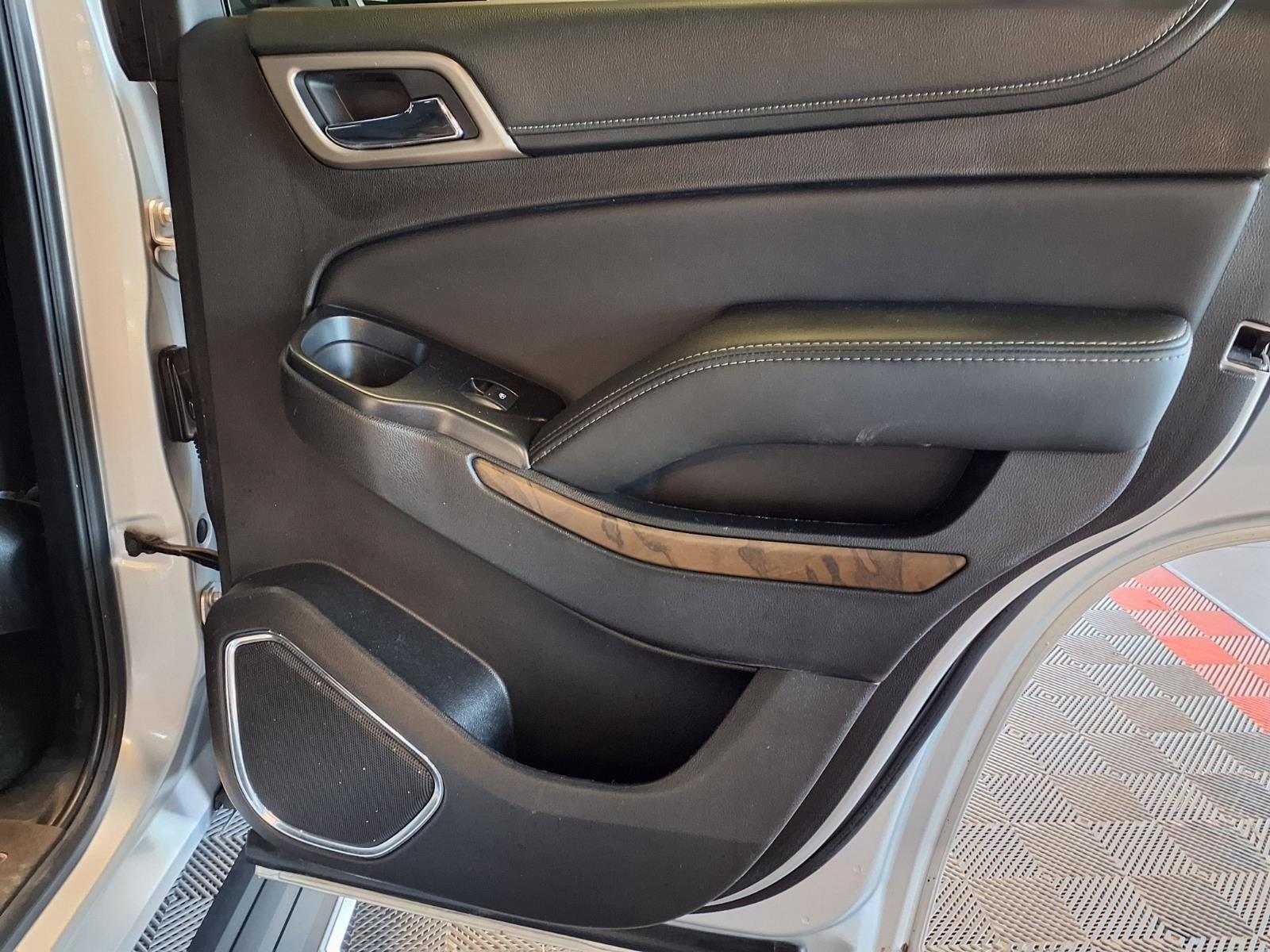 2018 GMC Yukon Denali - Quicksilver Metallic exterior view 12
