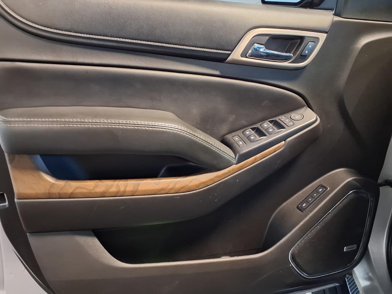 2018 GMC Yukon Denali - Quicksilver Metallic exterior view 16