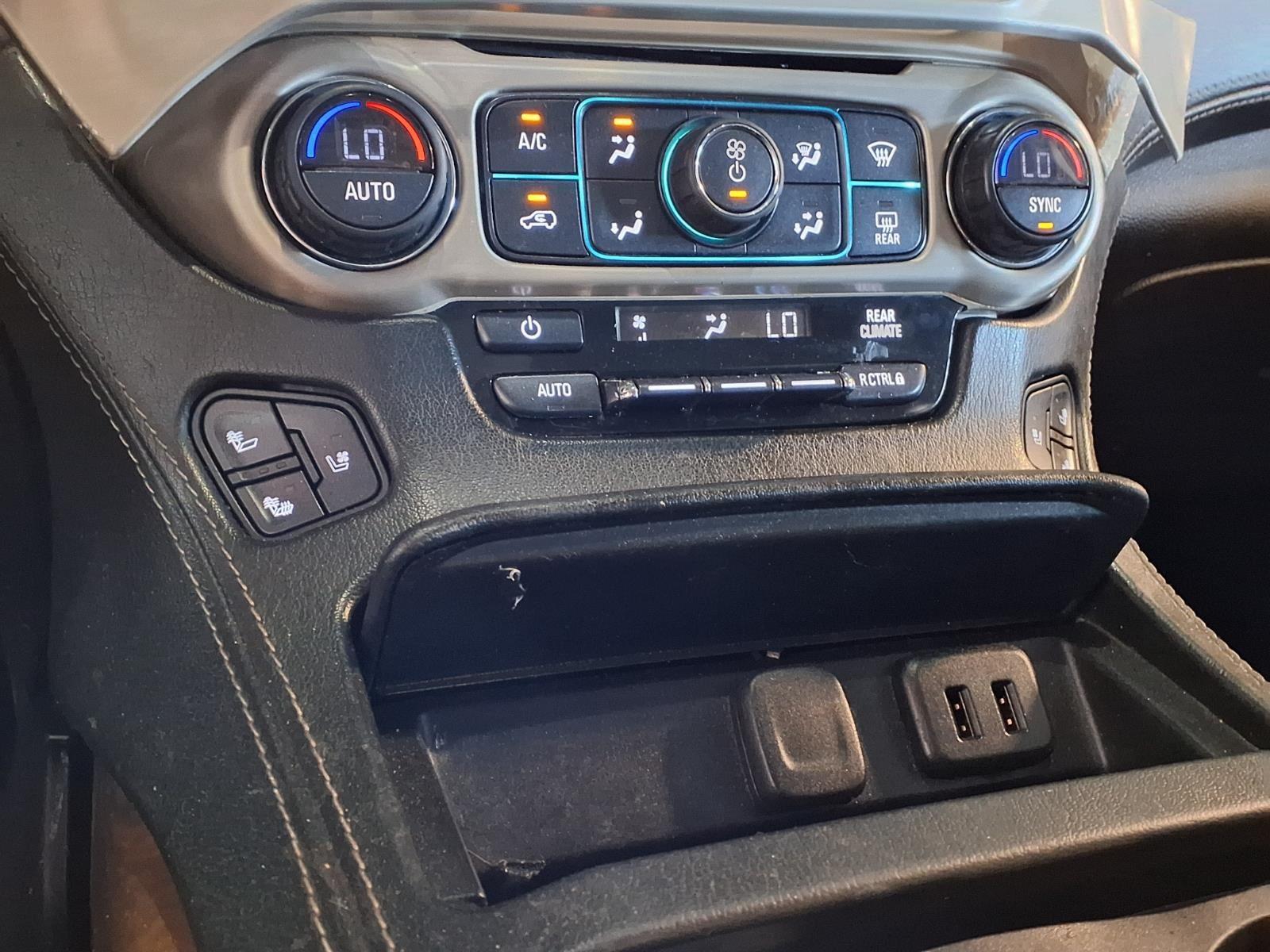 2018 GMC Yukon Denali - Quicksilver Metallic exterior view 19