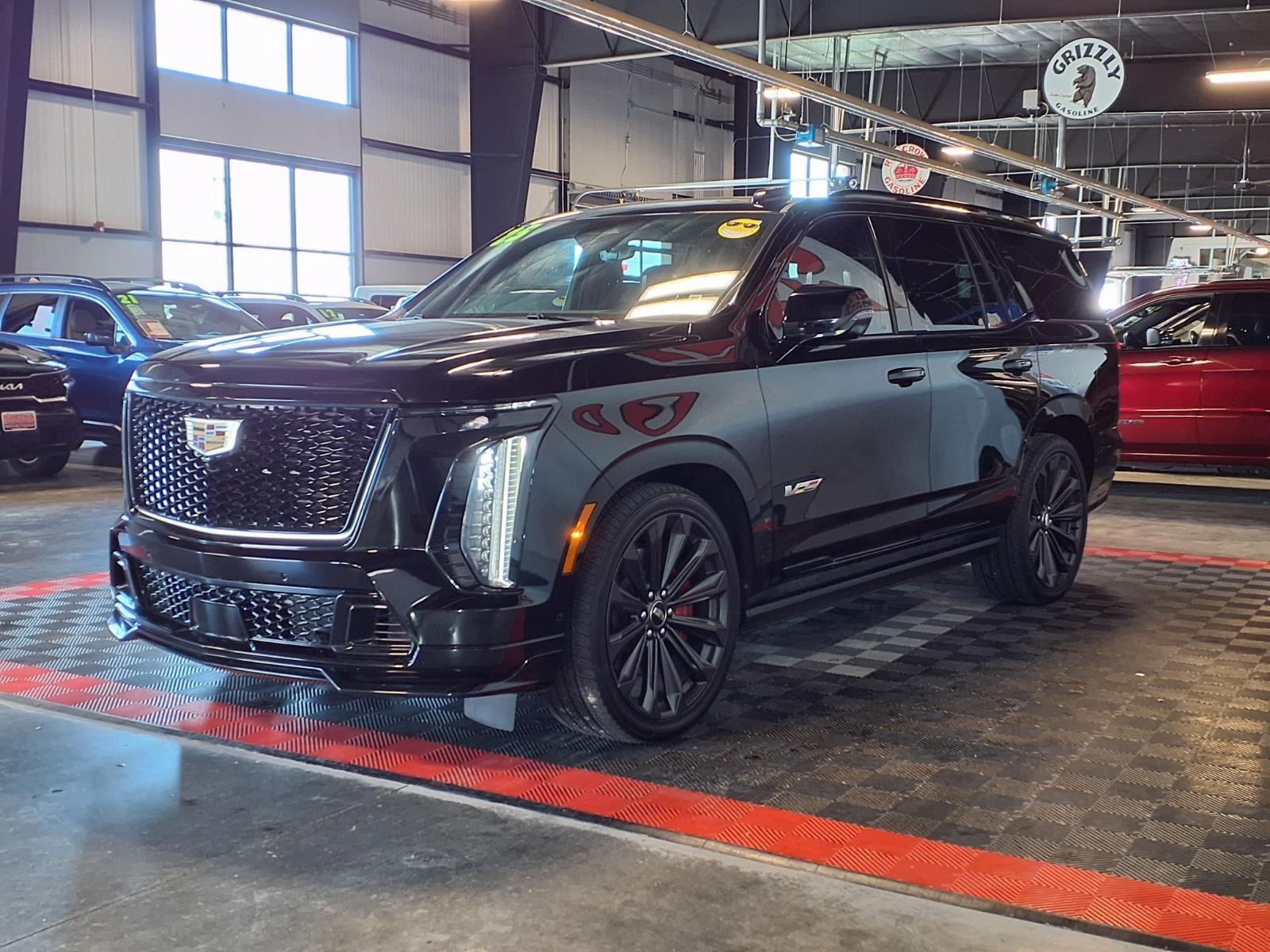 2025 Cadillac Escalade AWD V-Series - Black Raven exterior view 3