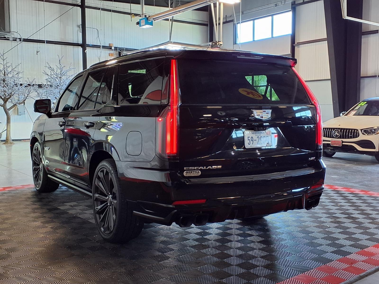 2025 Cadillac Escalade AWD V-Series - Black Raven exterior view 4
