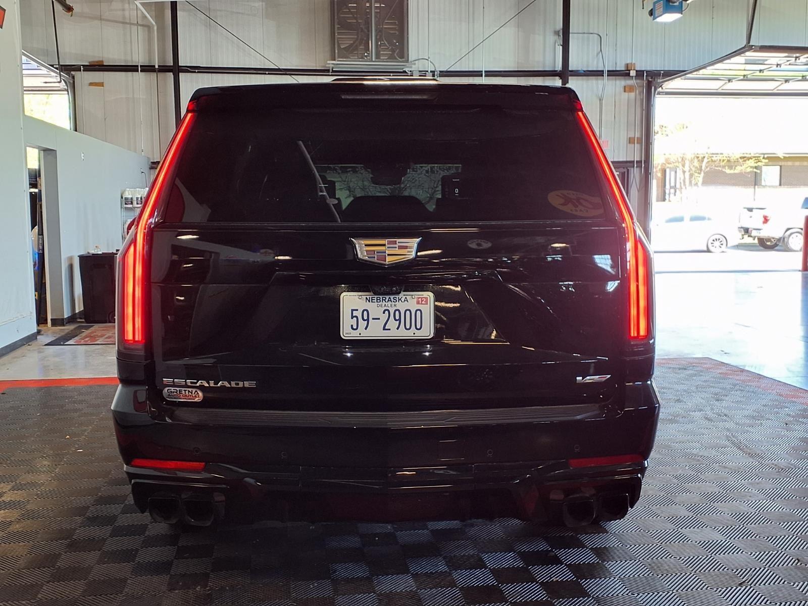 2025 Cadillac Escalade AWD V-Series - Black Raven exterior view 5