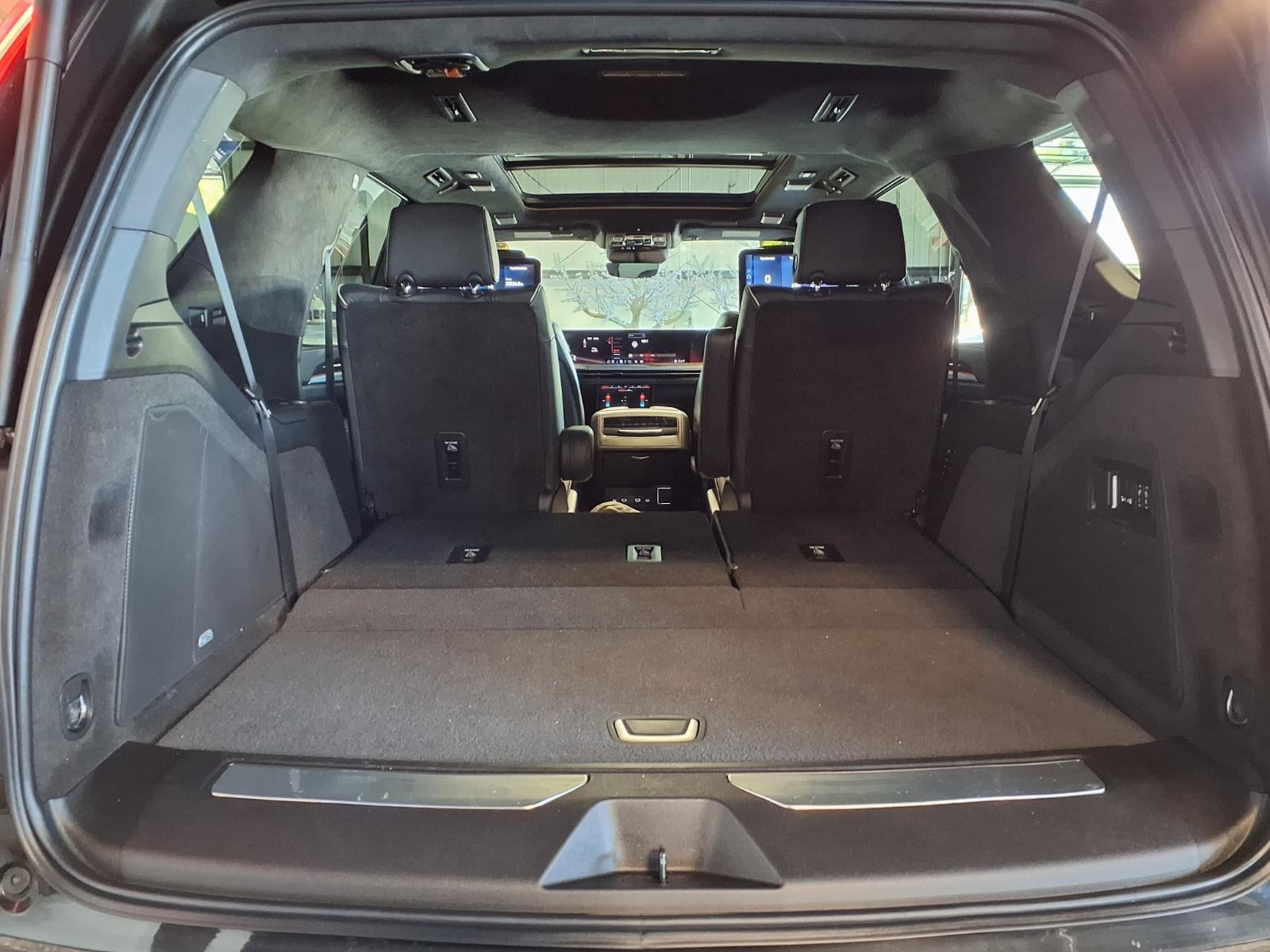 2025 Cadillac Escalade AWD V-Series - Black Raven exterior view 6