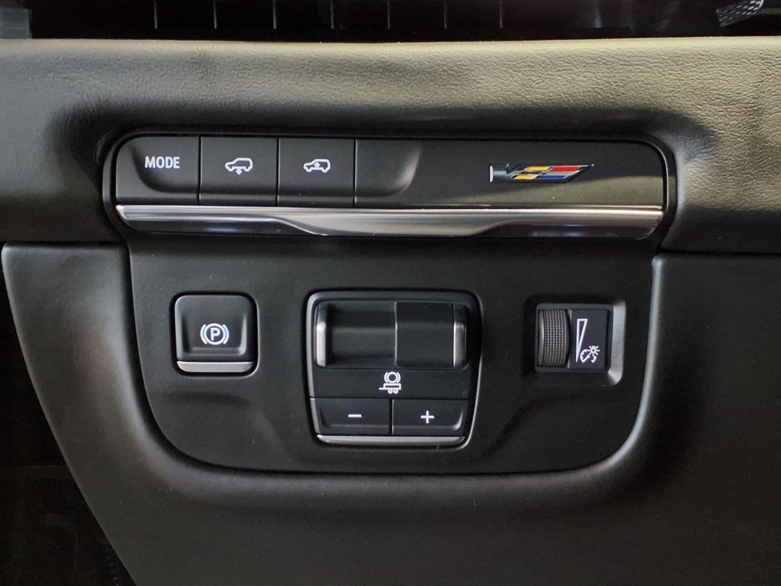 2025 Cadillac Escalade AWD V-Series - Black Raven exterior view 18