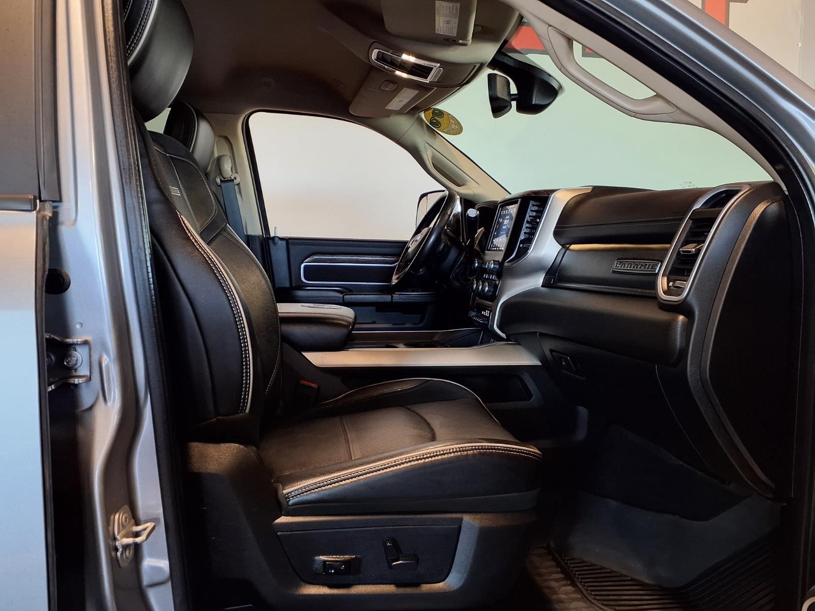 2020 Ram 2500 Laramie - Billet Silver Metallic Clearcoat exterior view 12
