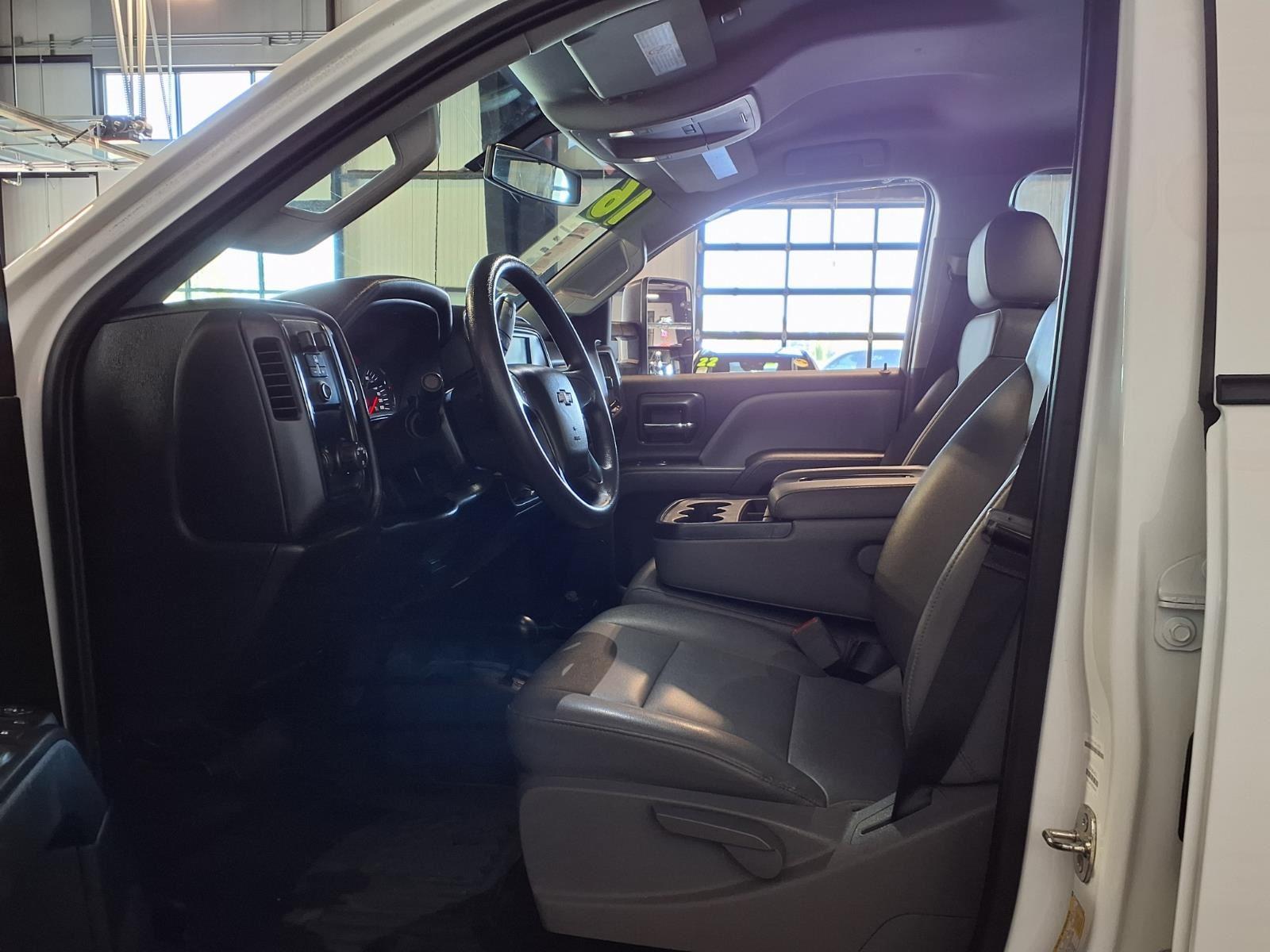 2018 Chevrolet Silverado 2500HD Work Truck - Summit White exterior view 18