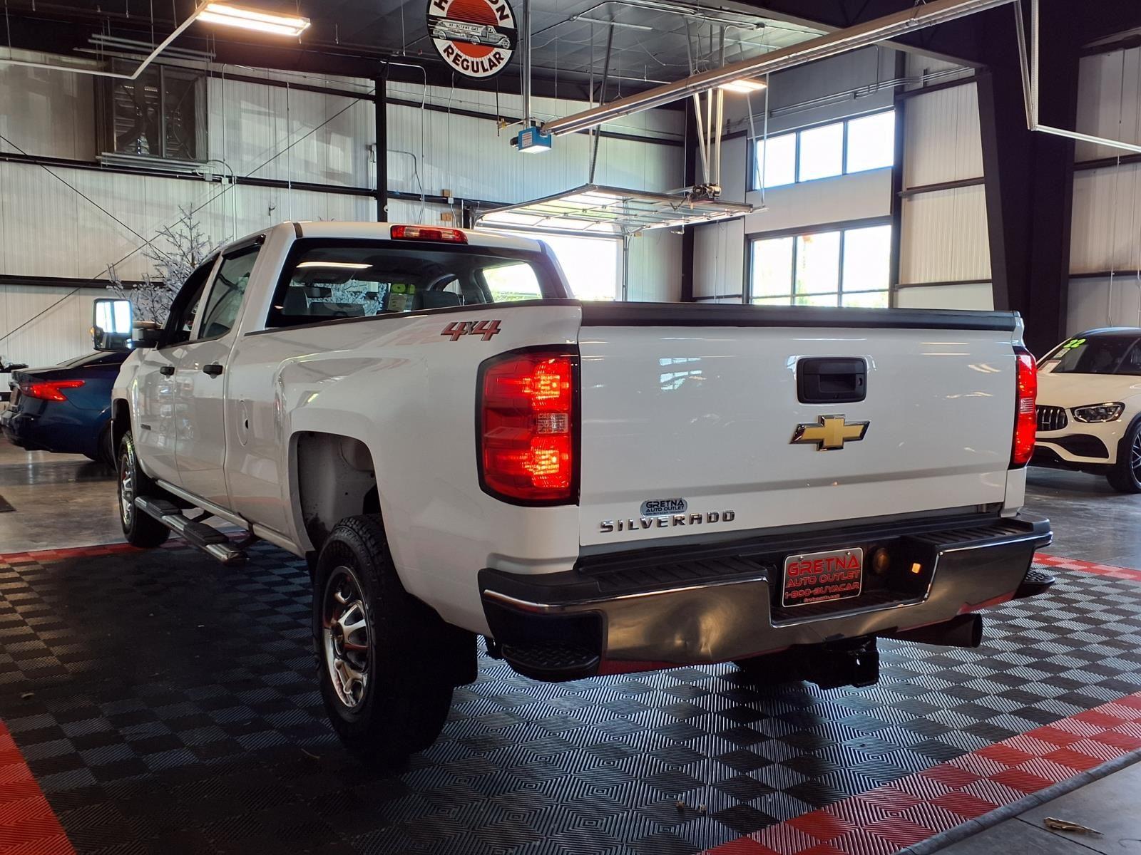 2018 Chevrolet Silverado 2500HD Work Truck - Summit White exterior view 4