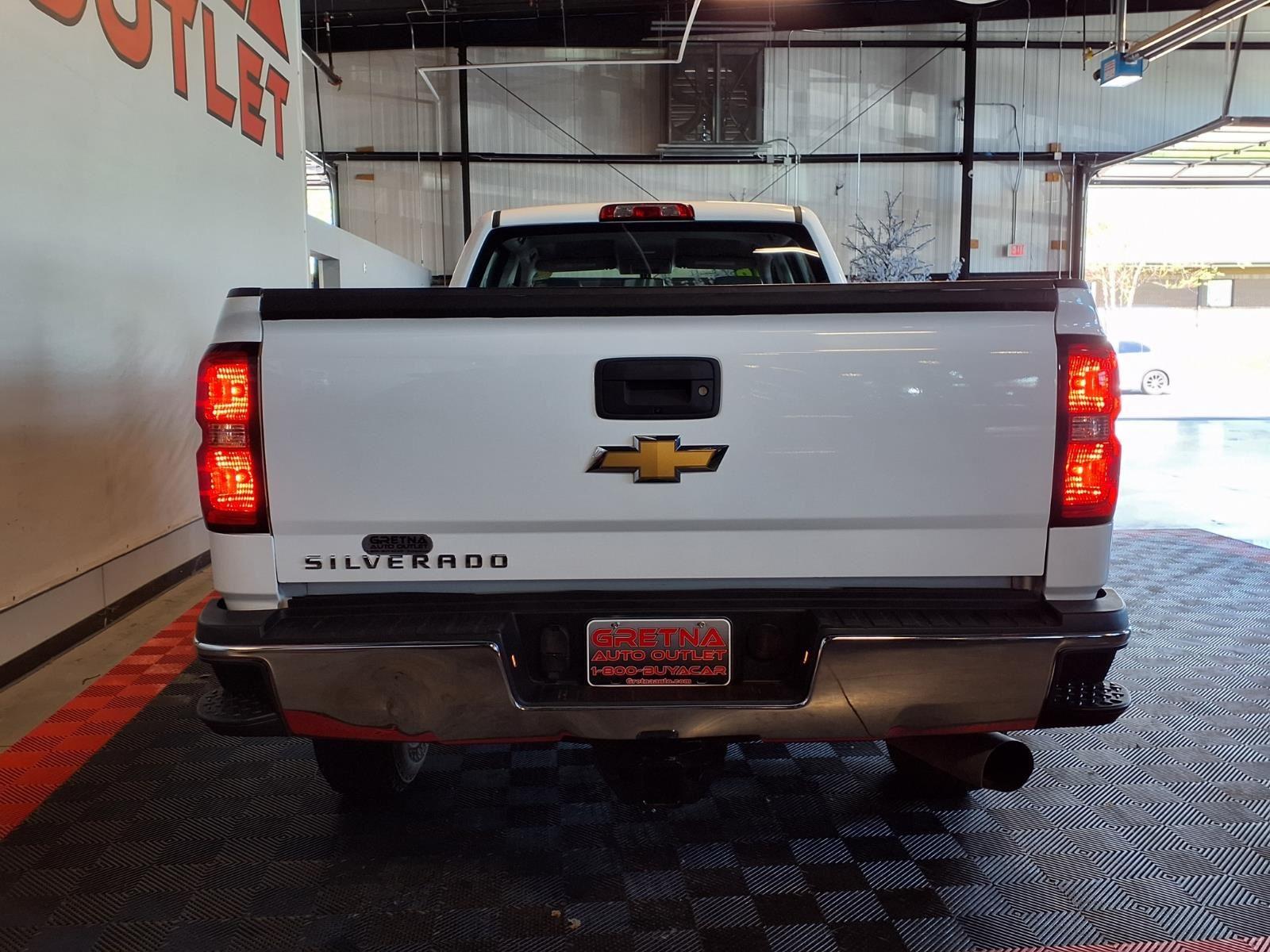 2018 Chevrolet Silverado 2500HD Work Truck - Summit White exterior view 5