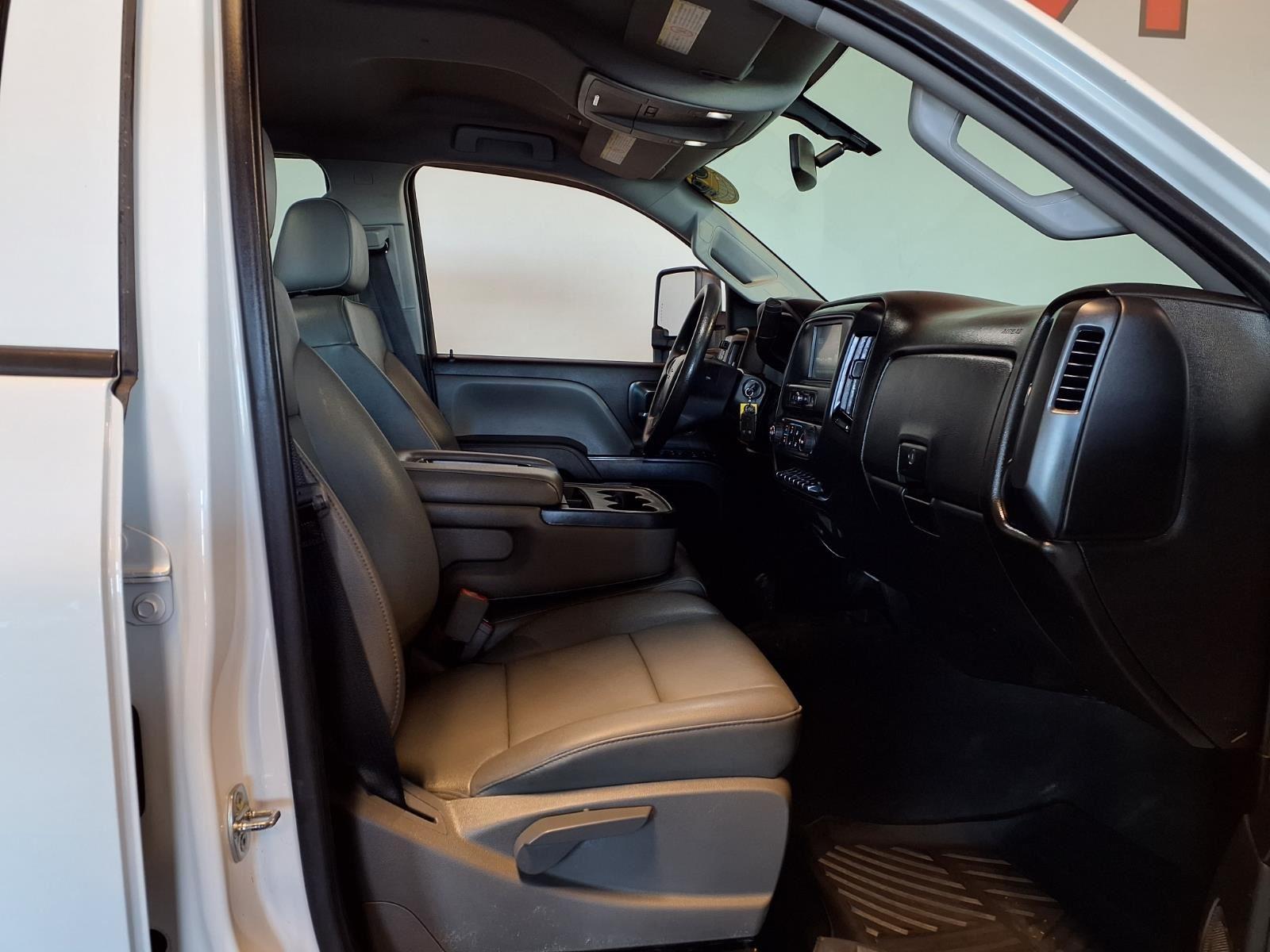 2018 Chevrolet Silverado 2500HD Work Truck - Summit White exterior view 12