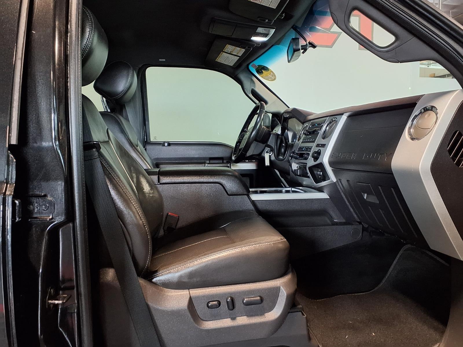 2012 Ford Super Duty F-350 SRW Lariat - Tuxedo Black exterior view 11